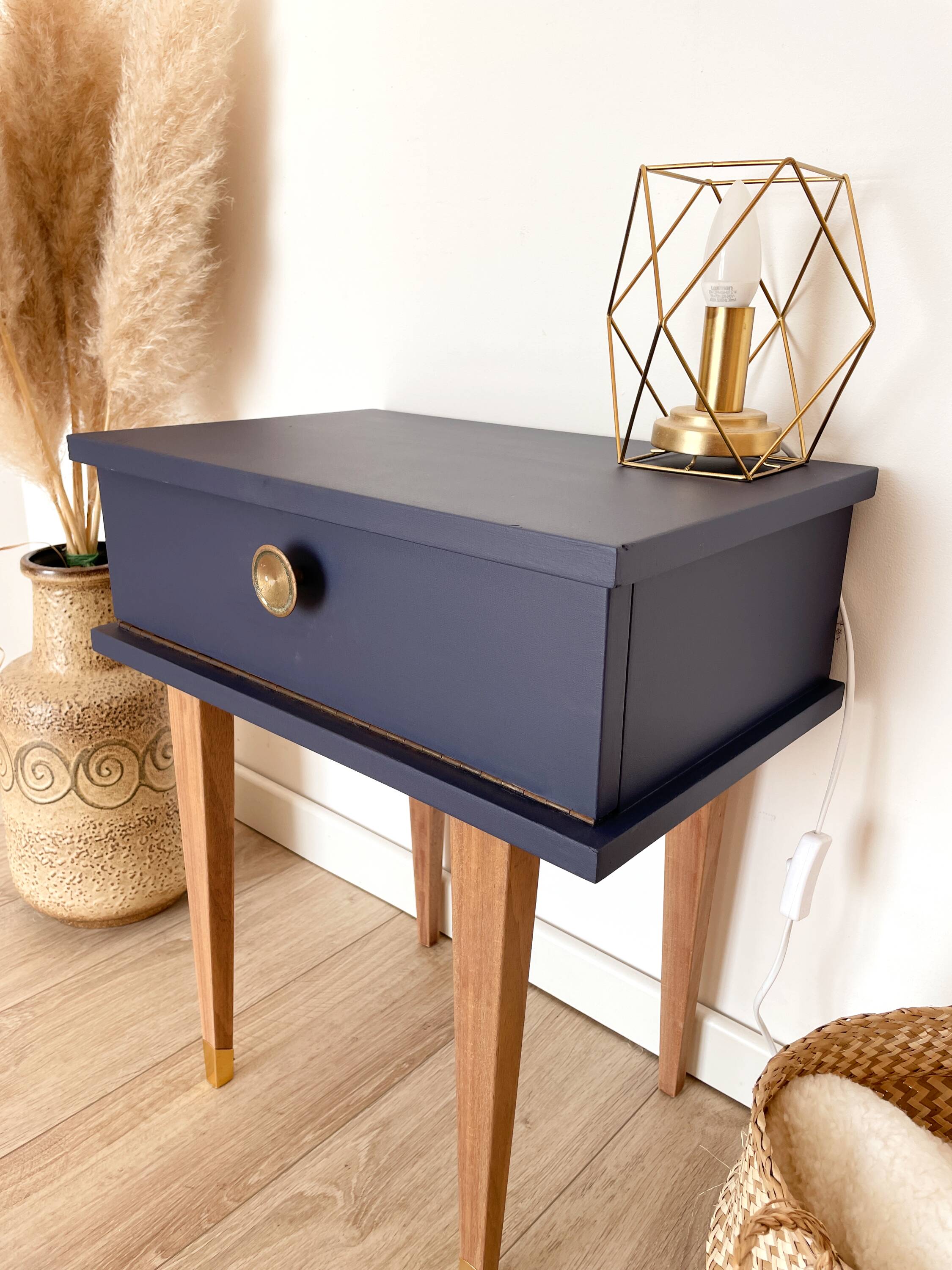 Vintage bedside table, tapered legs - Sèvres blue