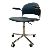 Chaise de bureau vintage sophistiquée bleue par Kovona, années 1970.