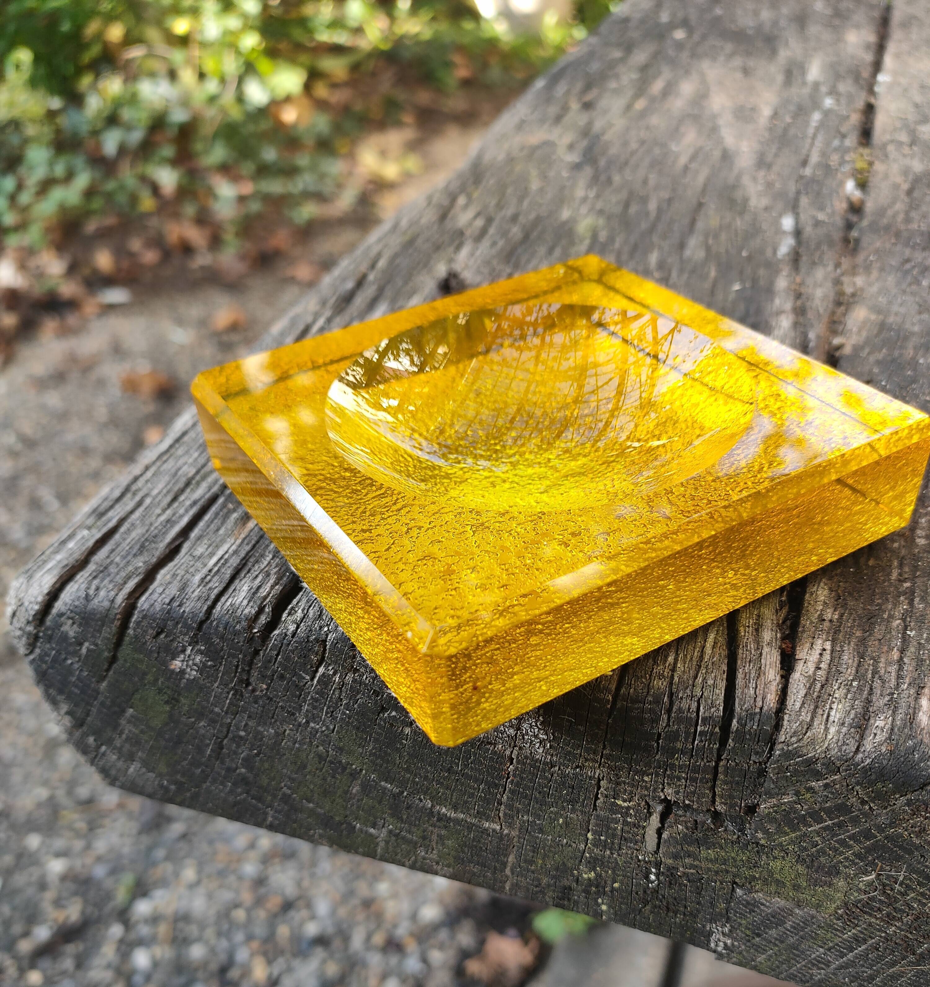 Empty yellow crystal pocket