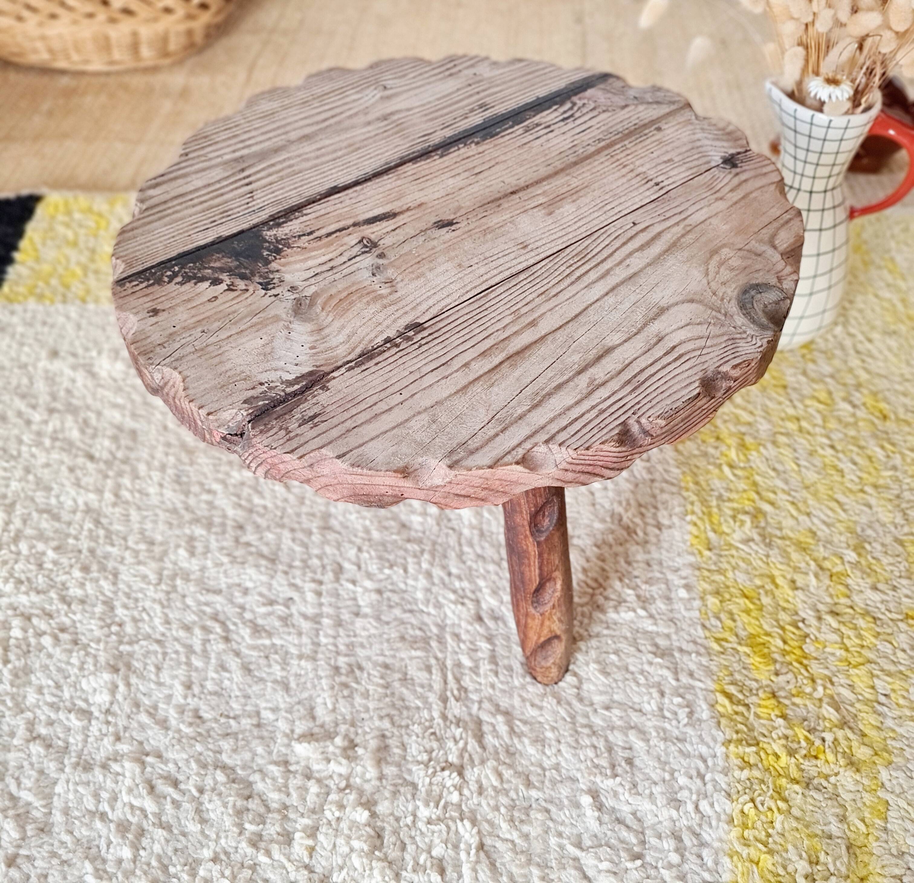 Small round tripod coffee table – vintage wooden stand