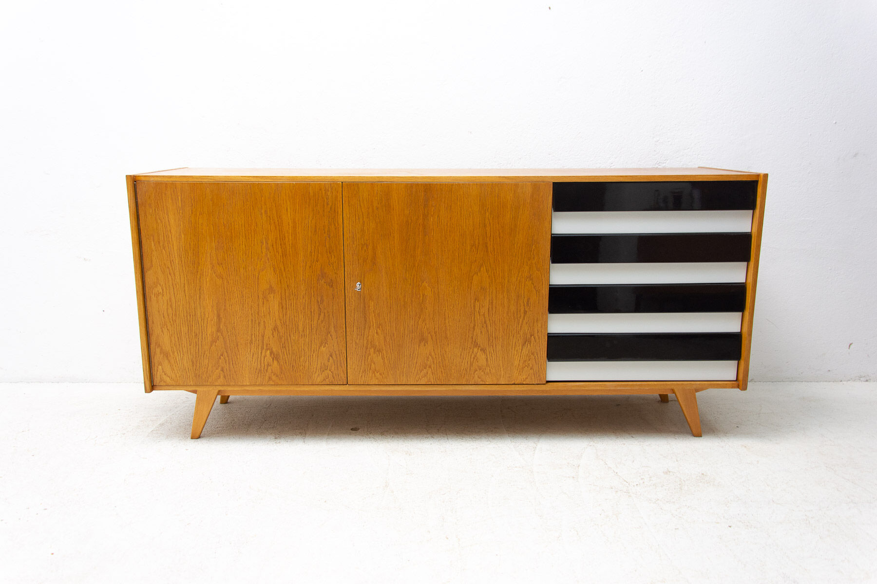Mid Century U-460 sideboard by Jiří Jiroutek for Interiér Praha, Czechoslovakia