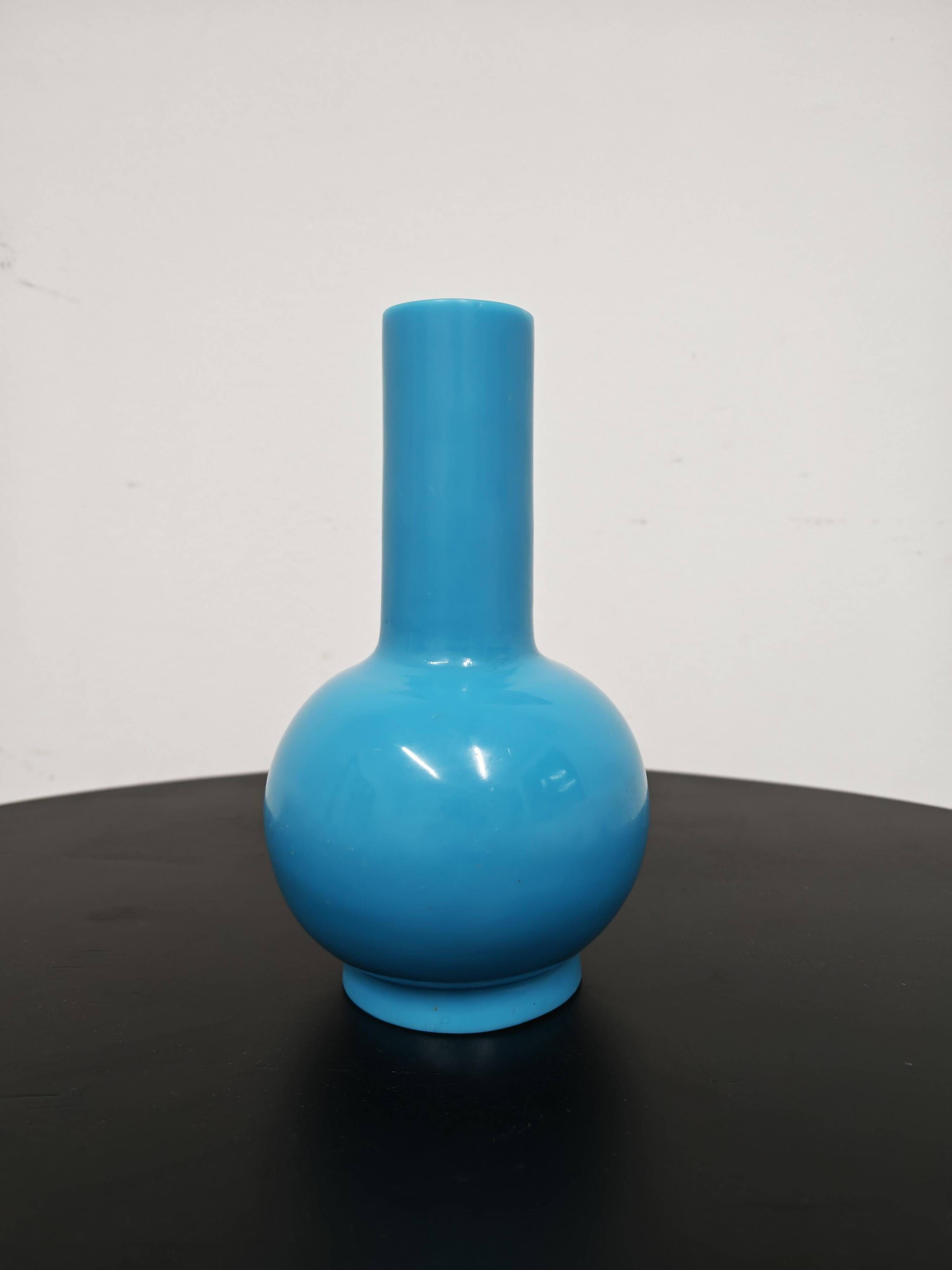 Sculptural antique glass vase by Peking Glass, 18th century.