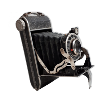 Old Pontiac bellows camera
