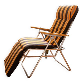Camping deck chair
