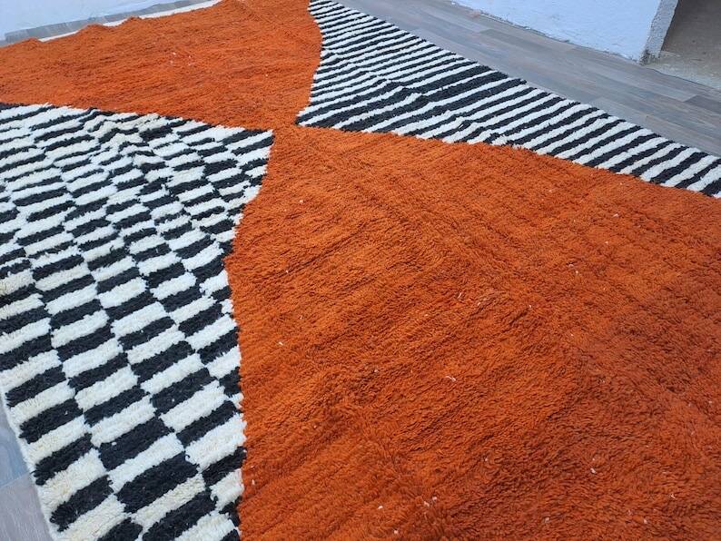 Traditional handmade Beni Ouraine rug, size 140 x 260 cm