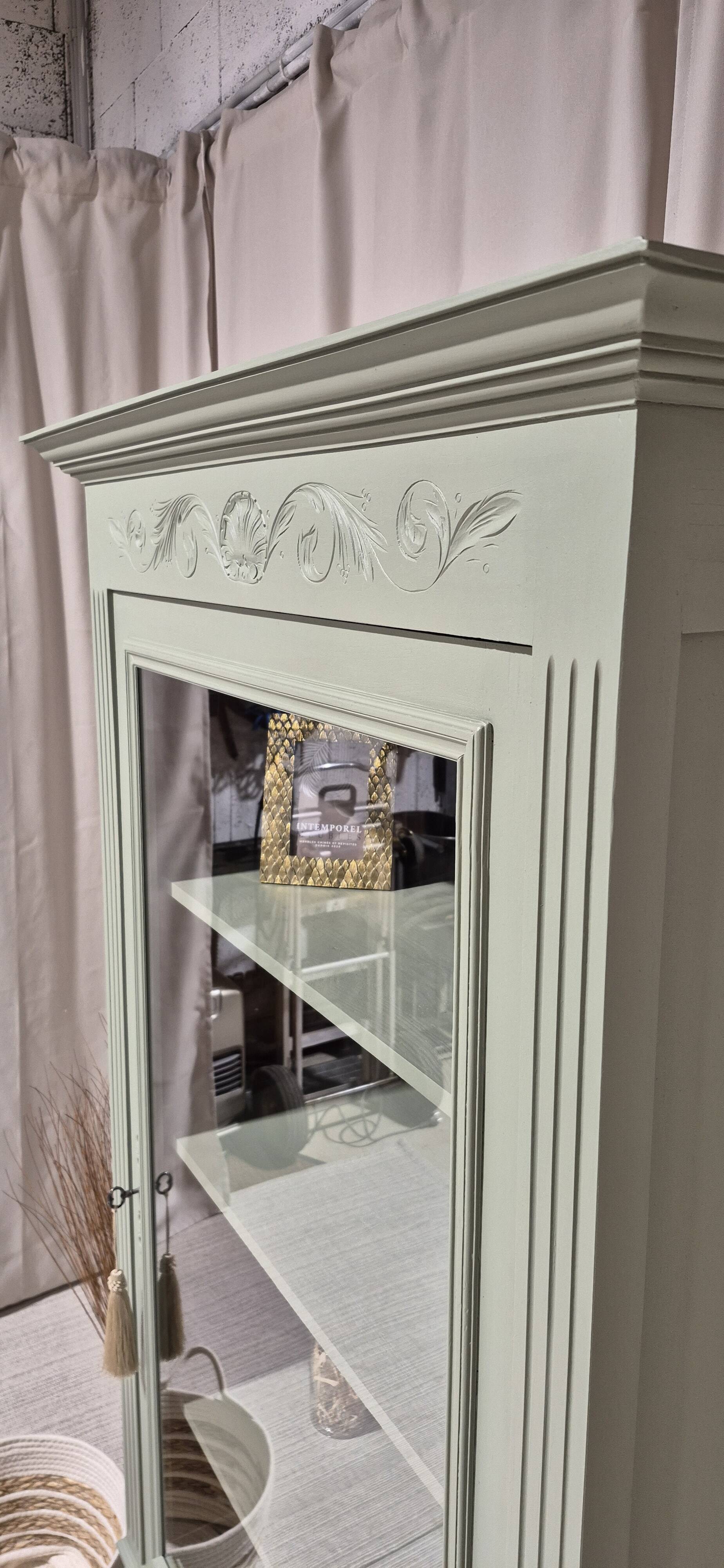 Glass display cabinet with drawer