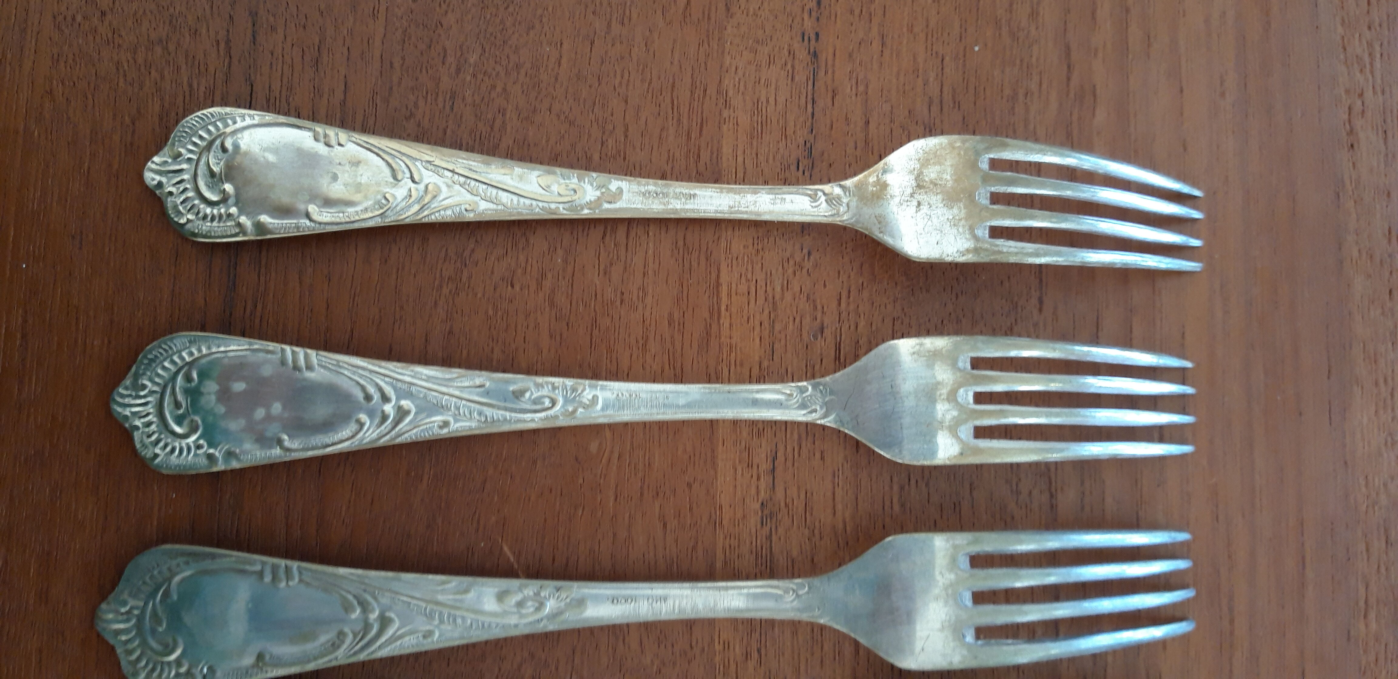 Set of silvered metal cutlery 1/1000th