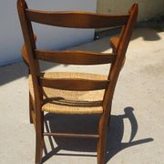 Ancien fauteuil à l'assise paillée