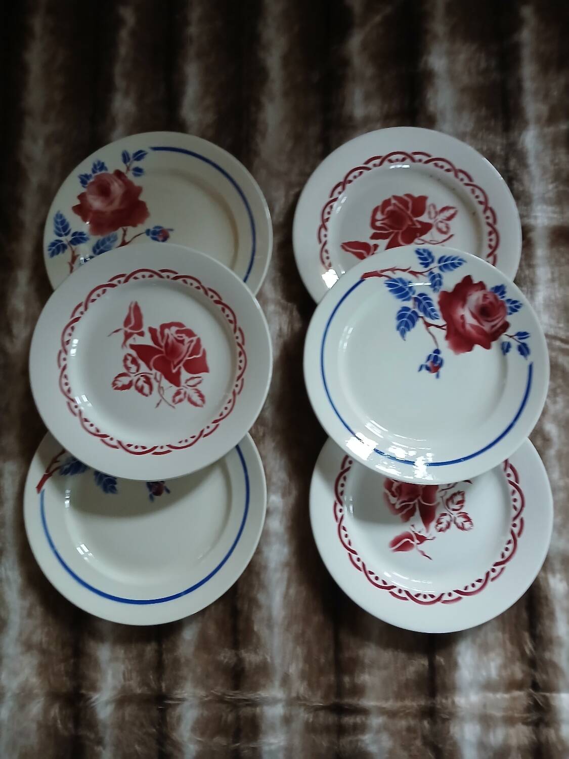 6 mismatched antique flat plates
