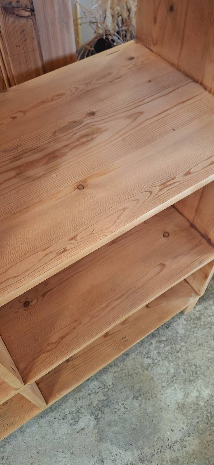 Locker furniture on feet