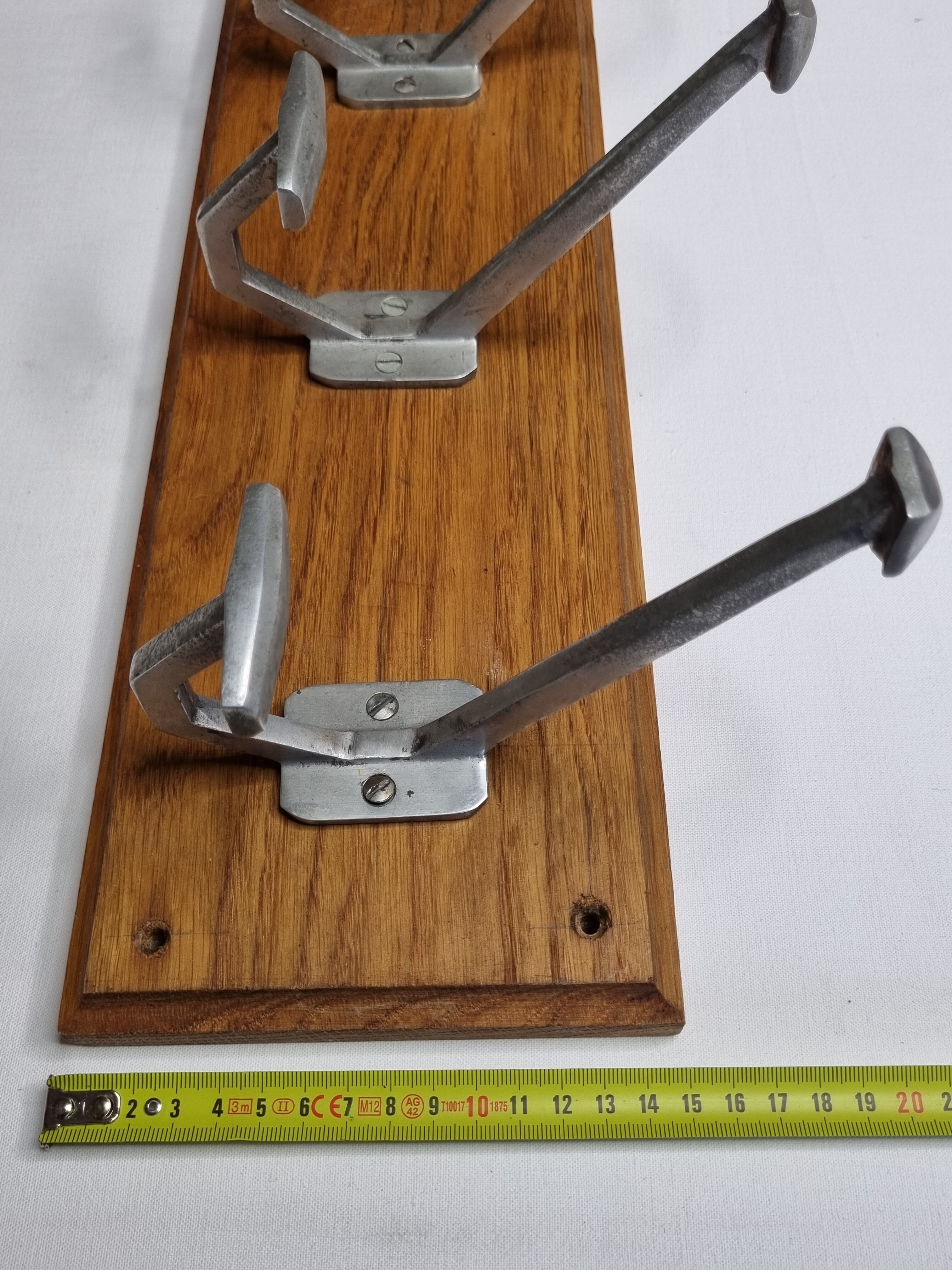 Wall coat rack, 7 cast aluminum hooks, 95 cm