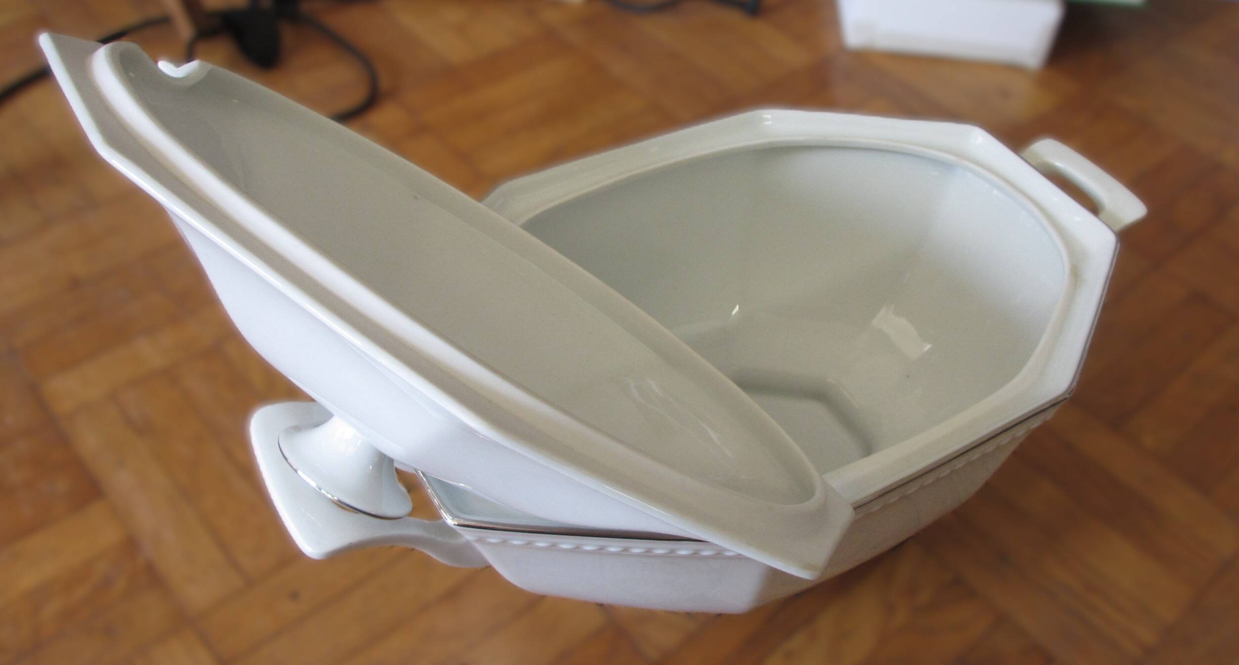 Schirnding Bavaria porcelain soup tureen