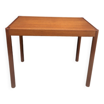 Scandinavian pedestal table