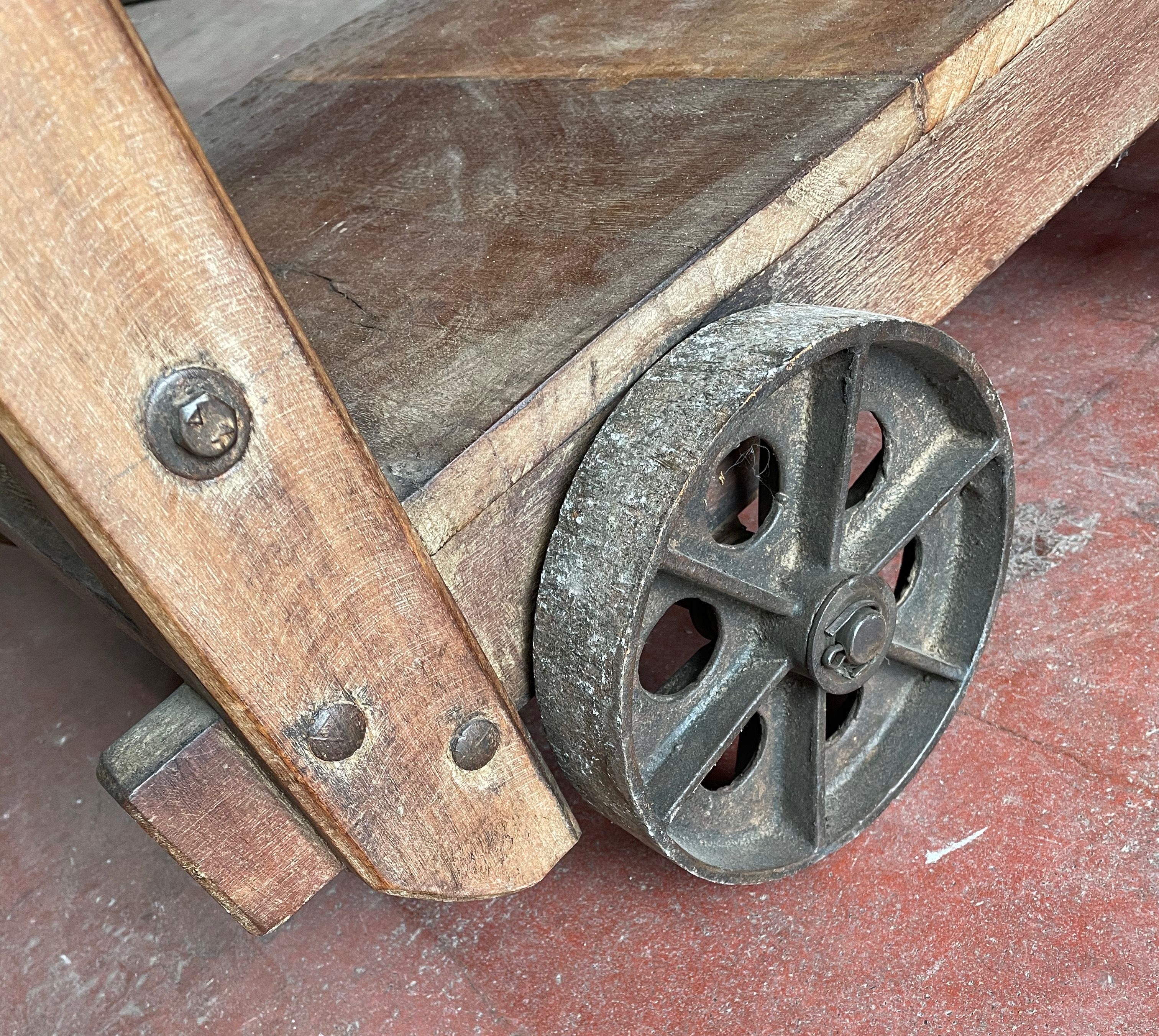 Vintage industrial servant in Teck wood and steel