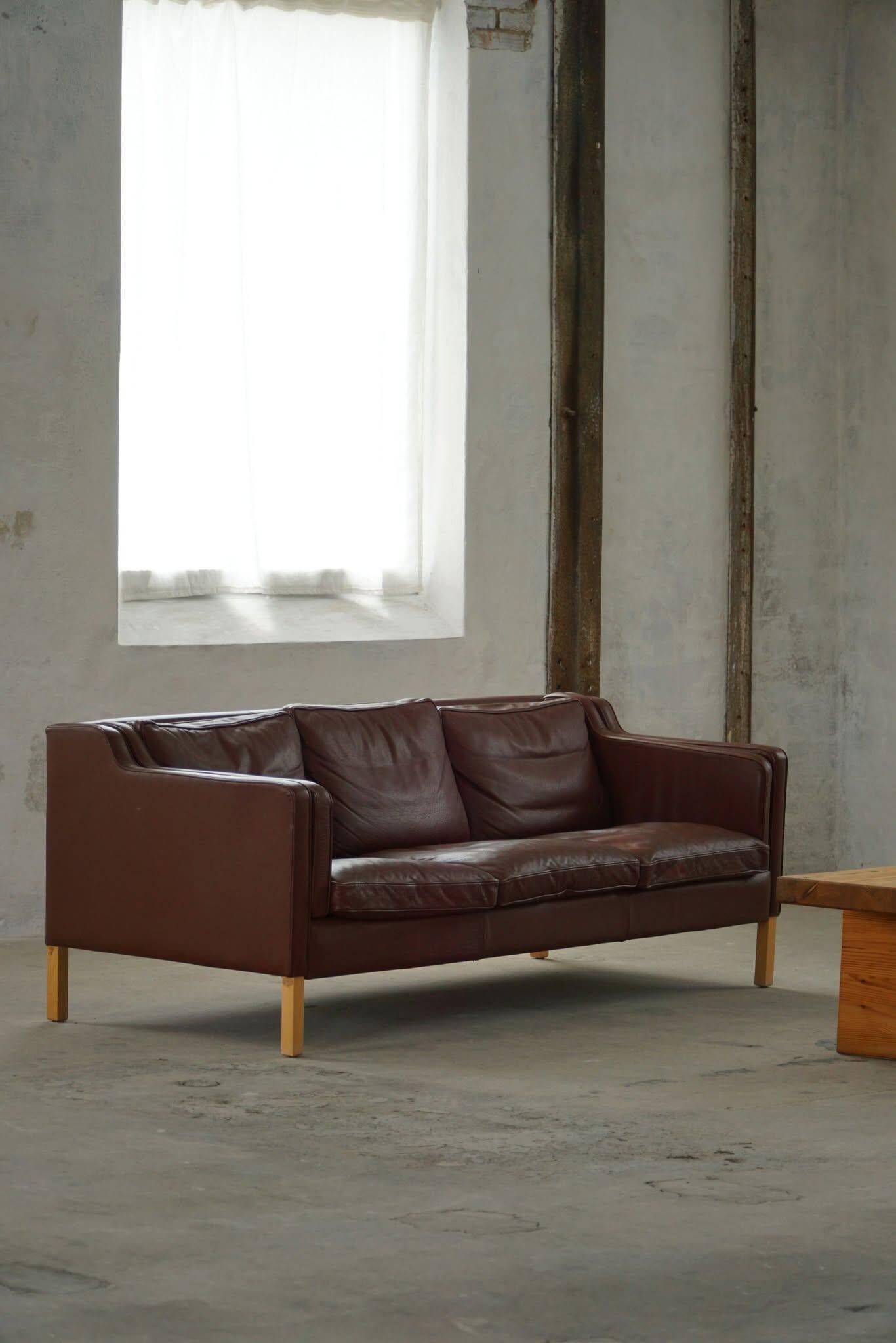 Stouby Møbelfabrik, 3-seater mid-century style sofa in brown leather, made in the 1970s.