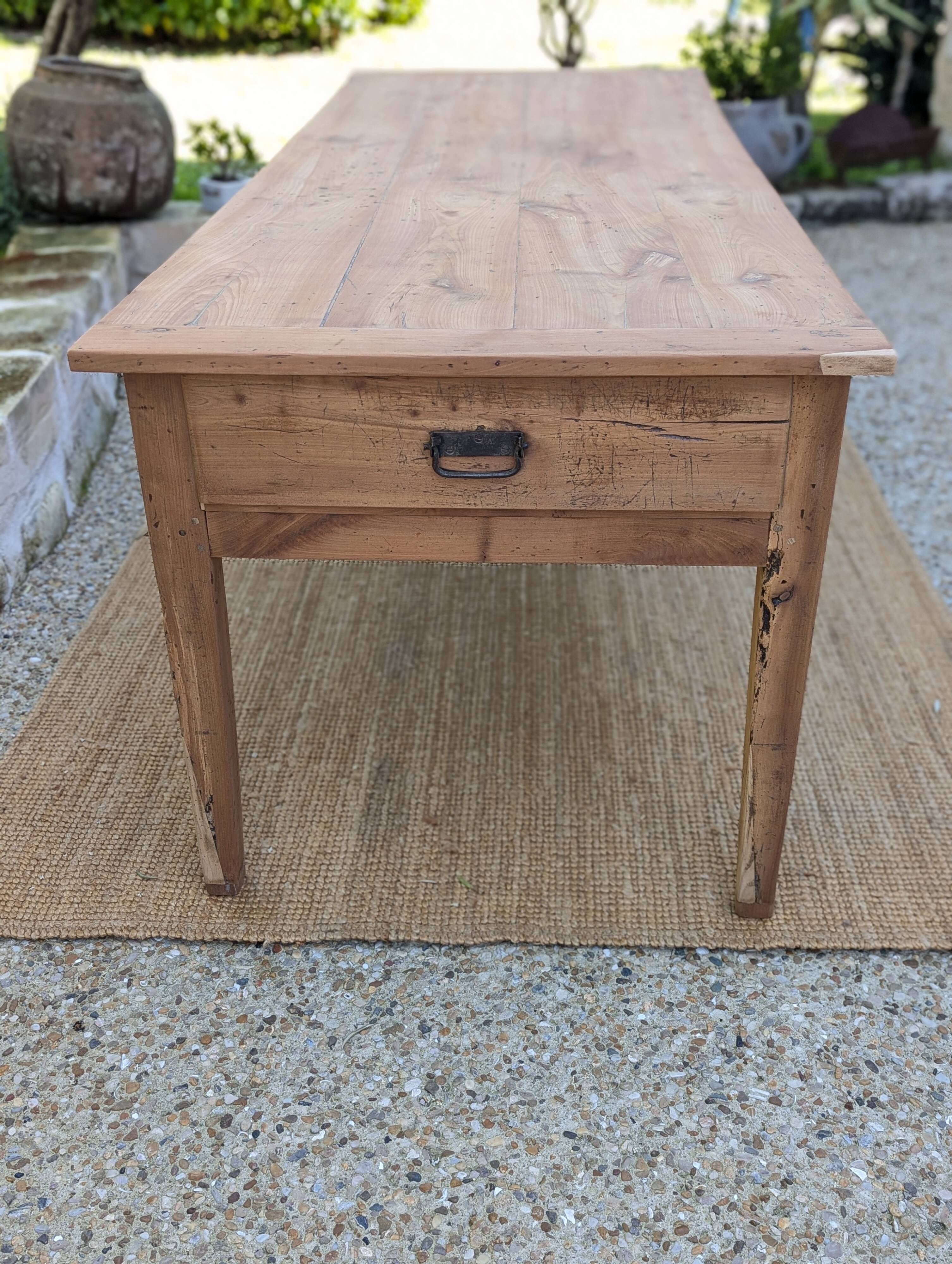 Farm table