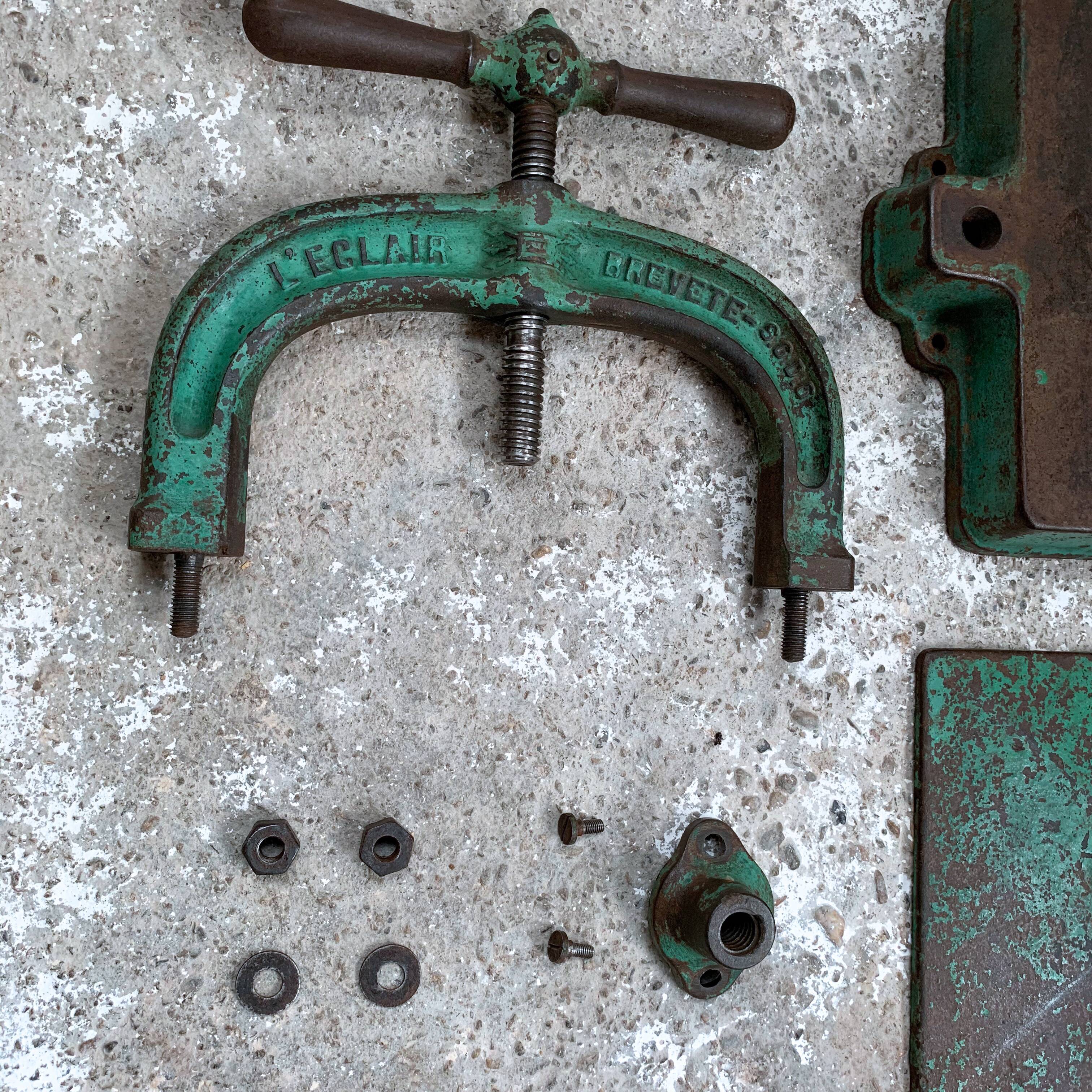 Cast-cast printing press to be linked