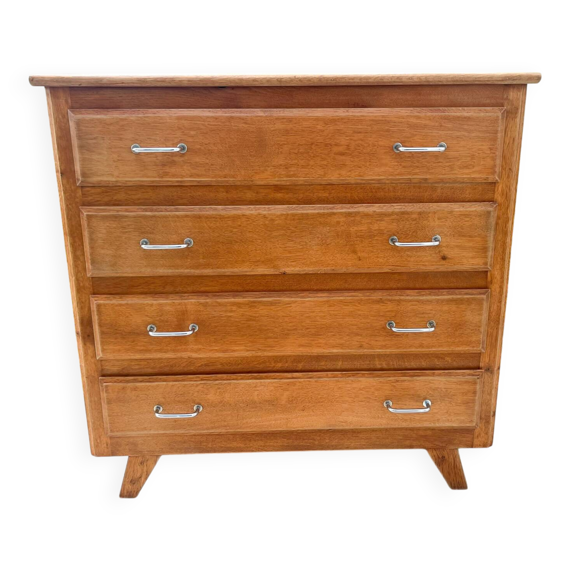 Scandinavian style 4-drawer chest of drawers