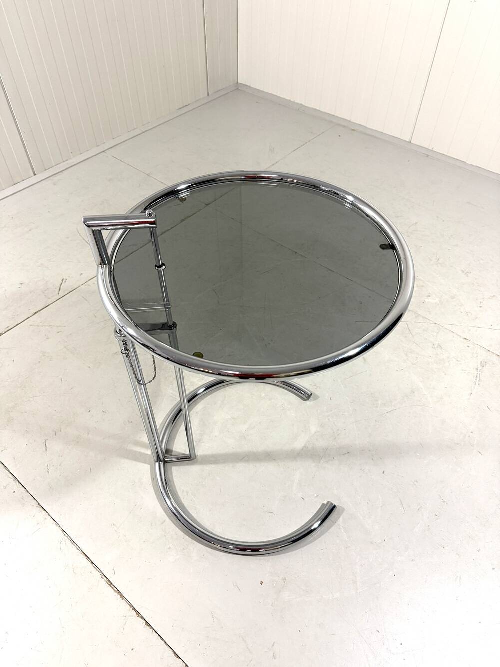 Eileen Gray adjustable side table E1027 Vereinigte Werkstätten