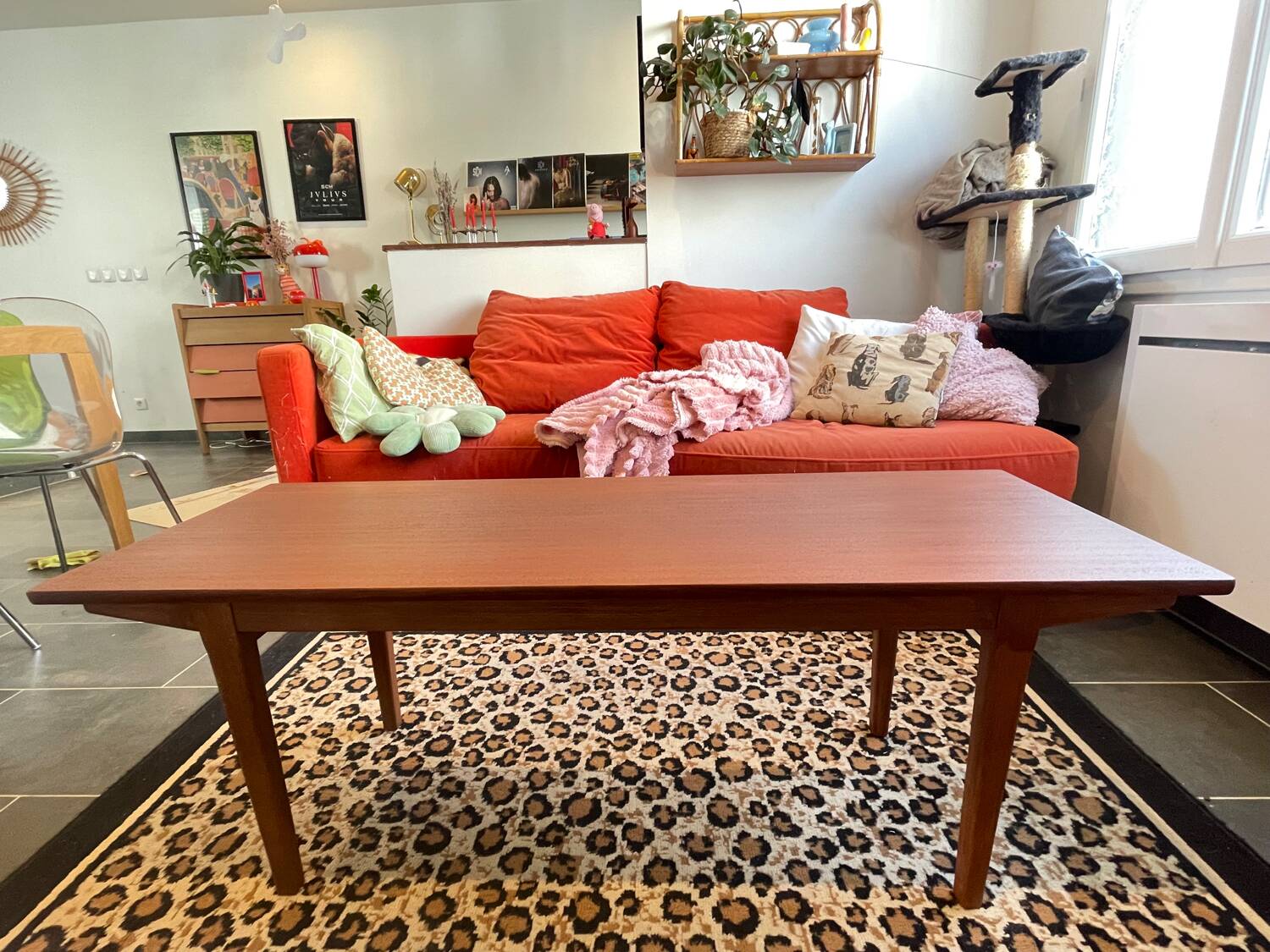 Scandinavian coffee table from the 60s-70s in solid wood – fully renovated.