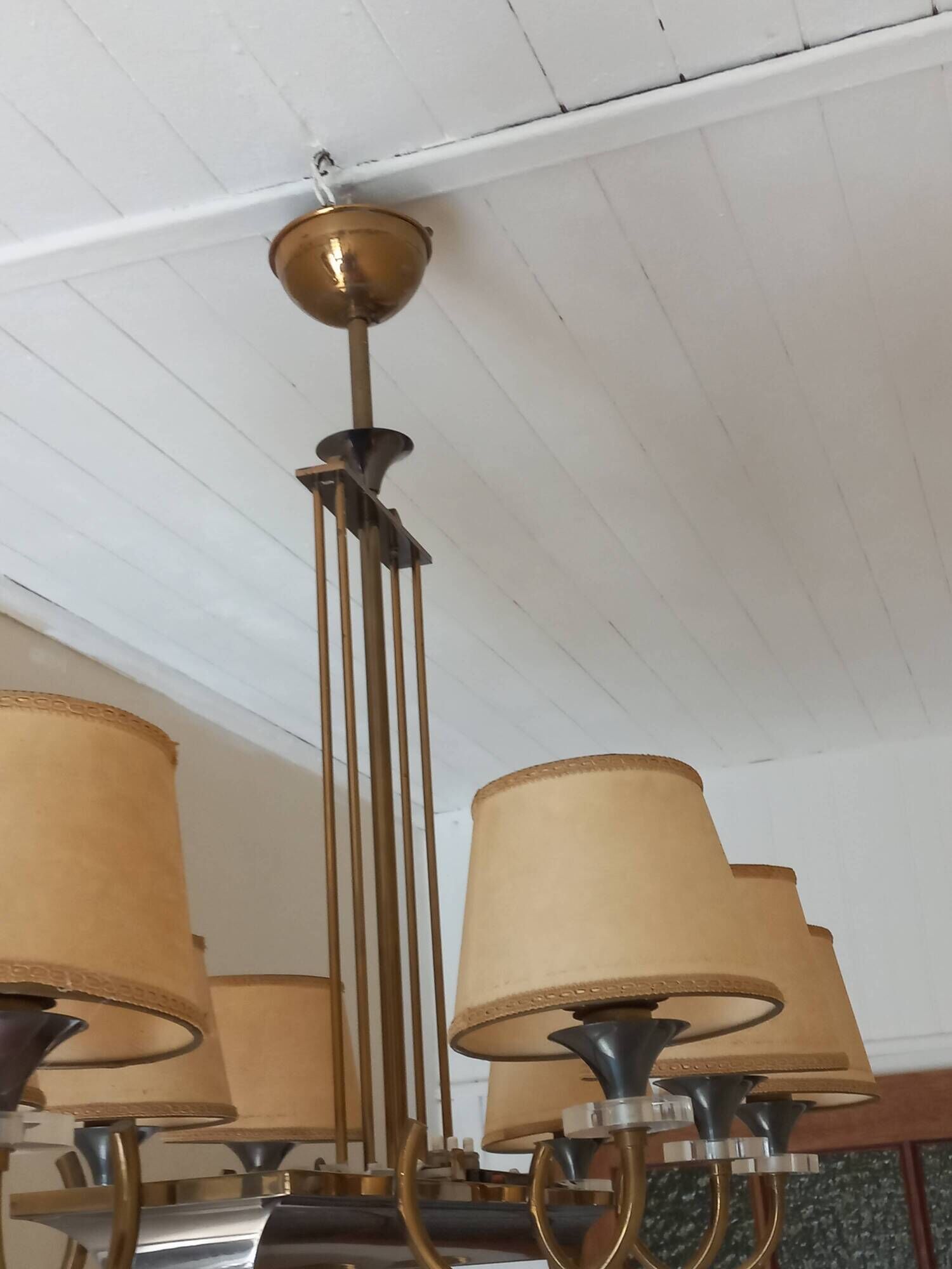 Vintage chandelier in gilded brass, chromed metal and plexiglass from the 1950s