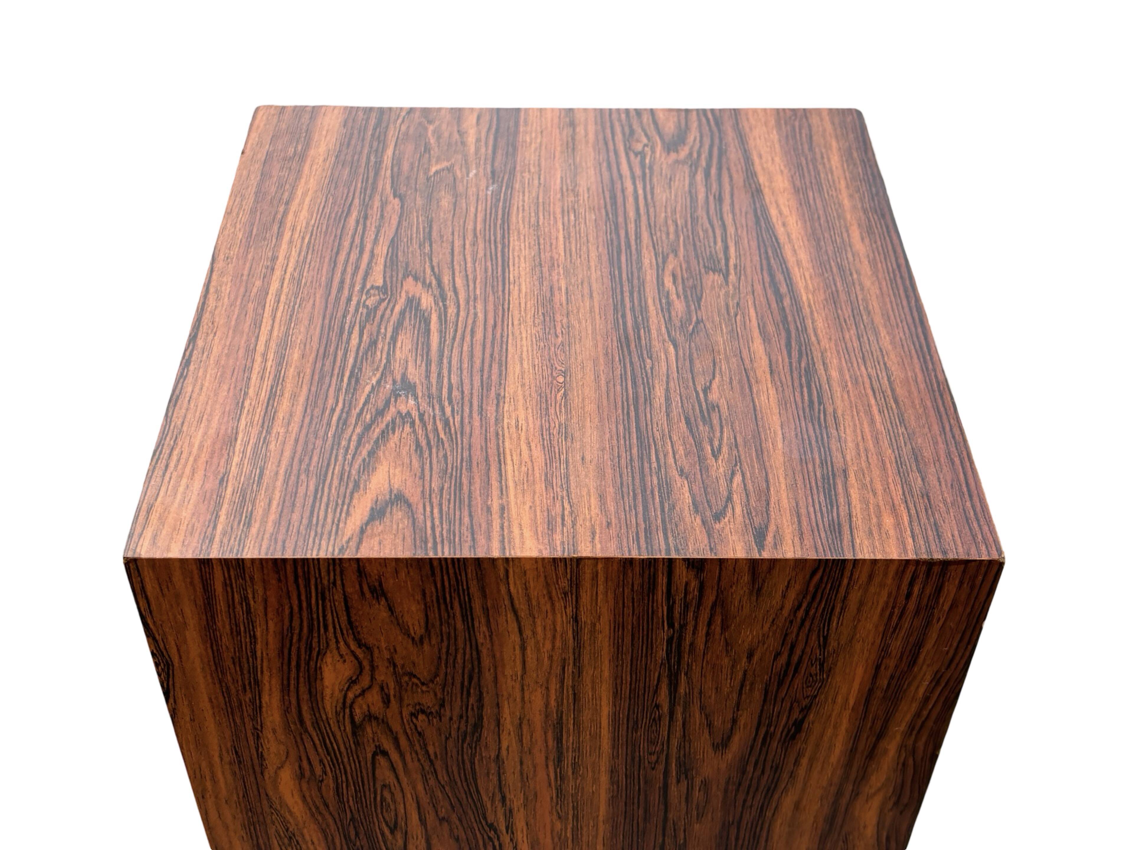 Vintage plant column in rosewood veneer 80s design