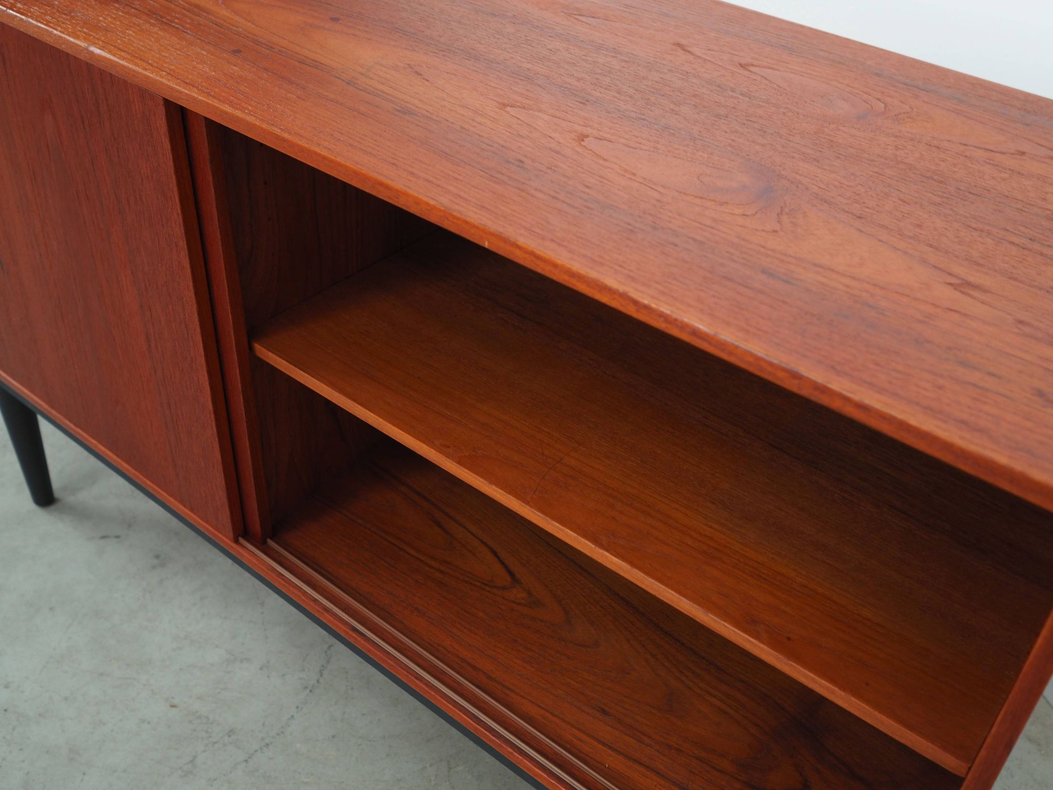 Meuble en teck, design danois, années 1960, production : Danemark