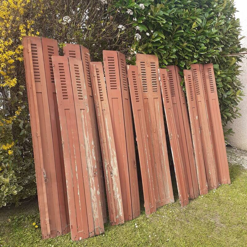 Volets anciens persiennes en parties hautes panneaux pliants bois massif