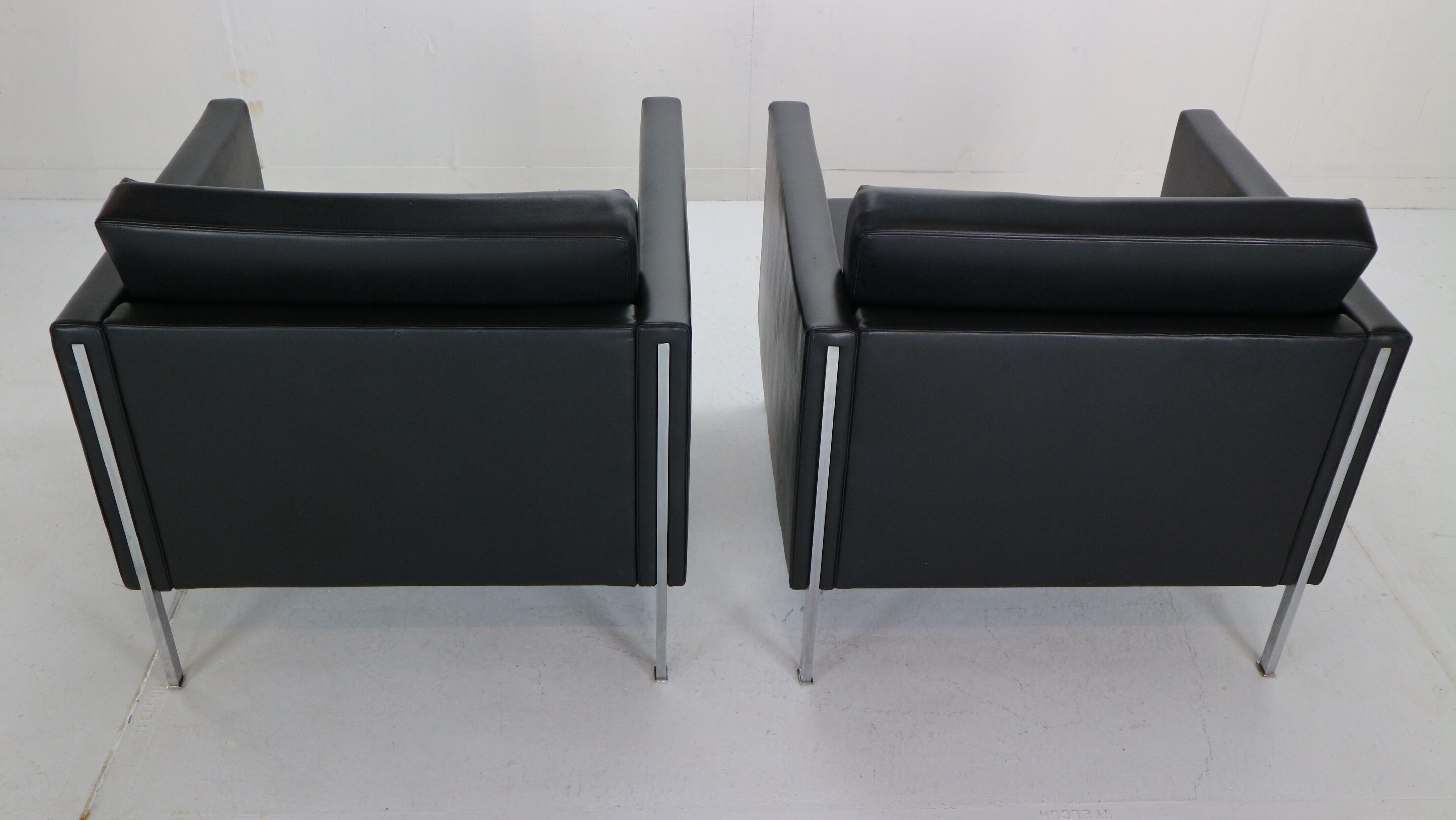 Pierre Paulin Set of 2 "442" Club Chairs for Artifort, 1960