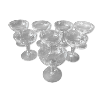 8 Engraved champagne glasses