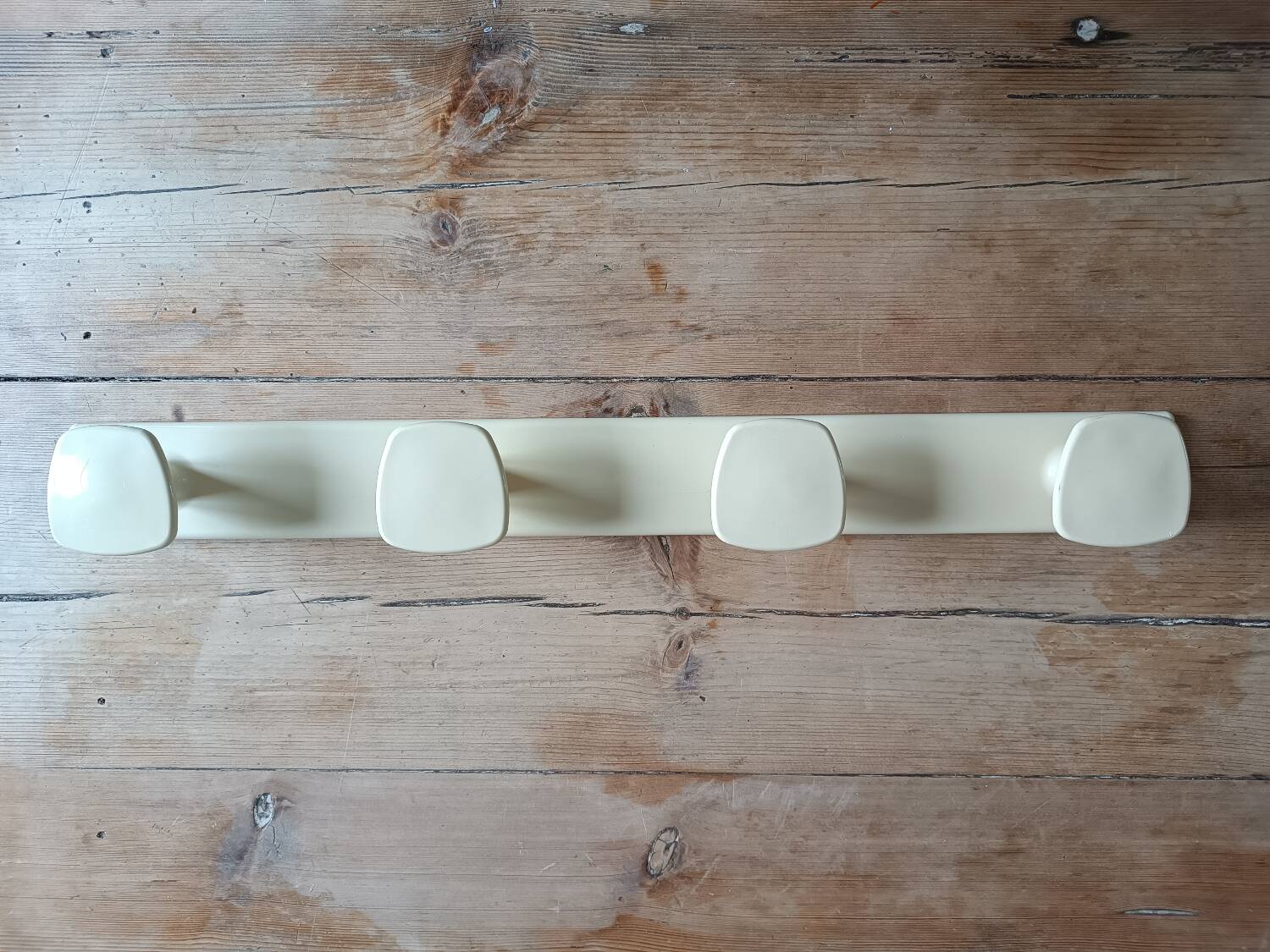 Ami 1970 wall coat rack