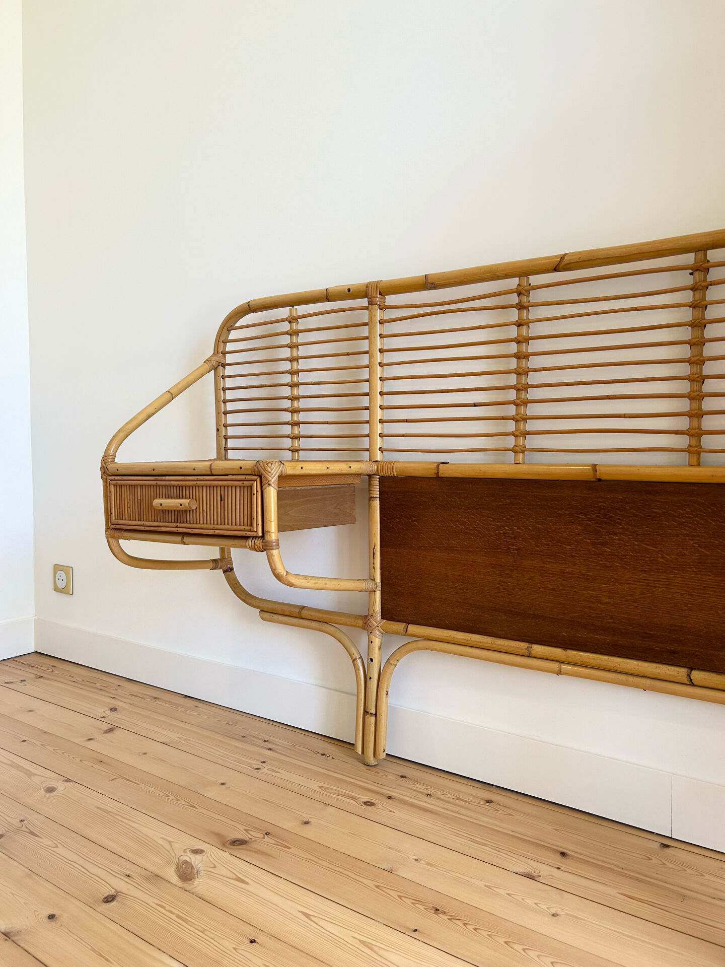 Tête de lit vintage en rotin