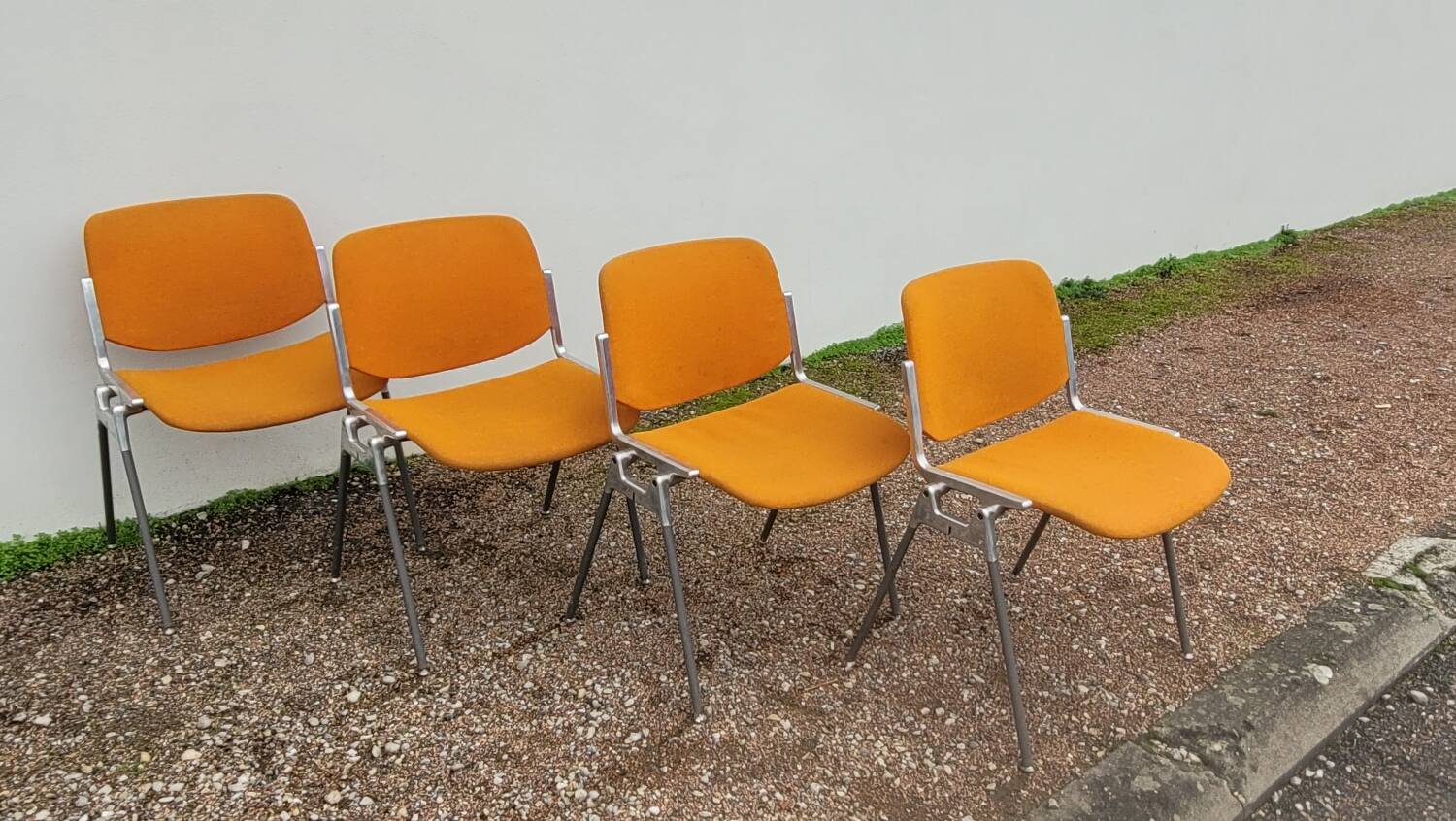 Series of 4 DSC chairs by Giancarlo Piretti for Anomina Castelli design