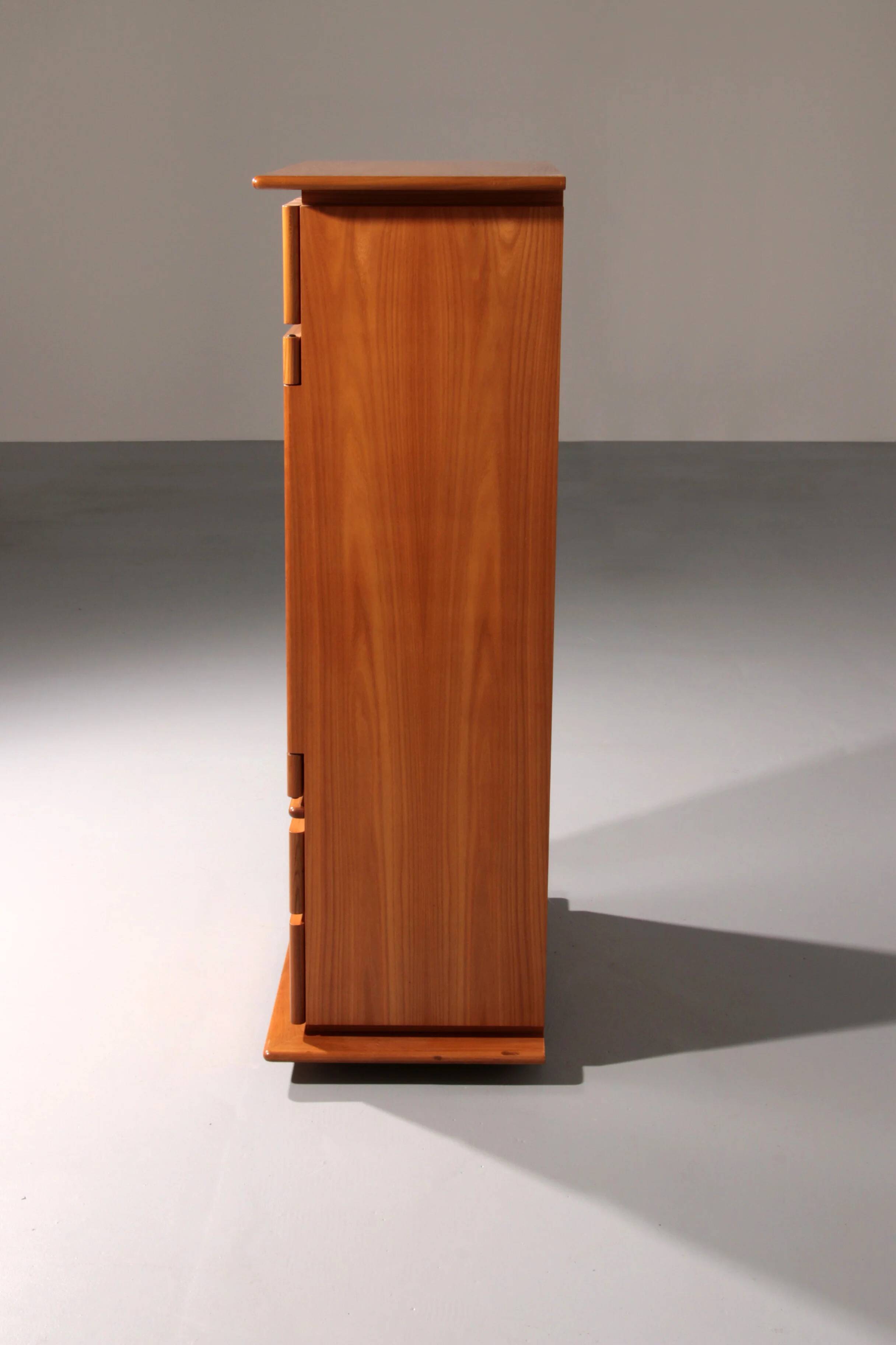 Iconic Italian design cabinet “Il Cerniera” by Silvana Arcelli Montanari for Tonelli (1970s)