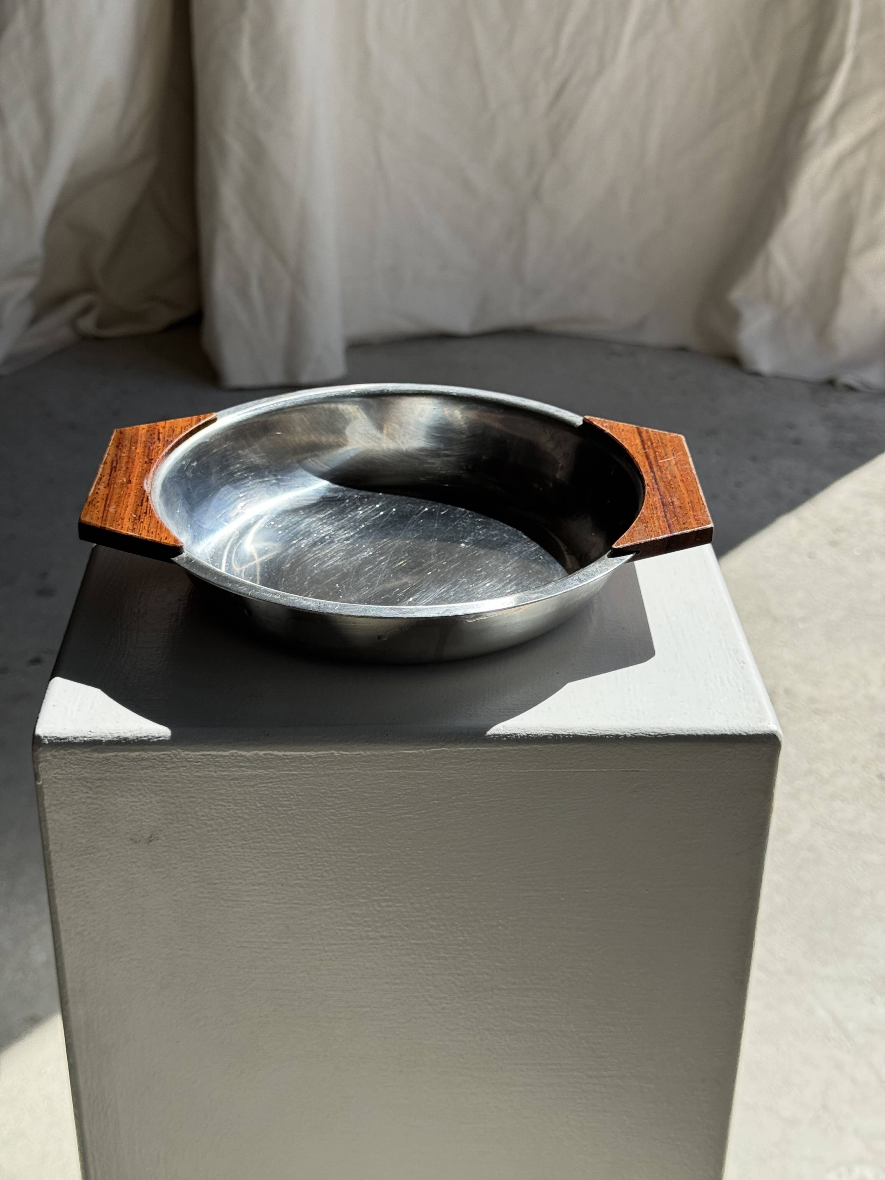 Shallow dish in stainless steel and wood H4 D20