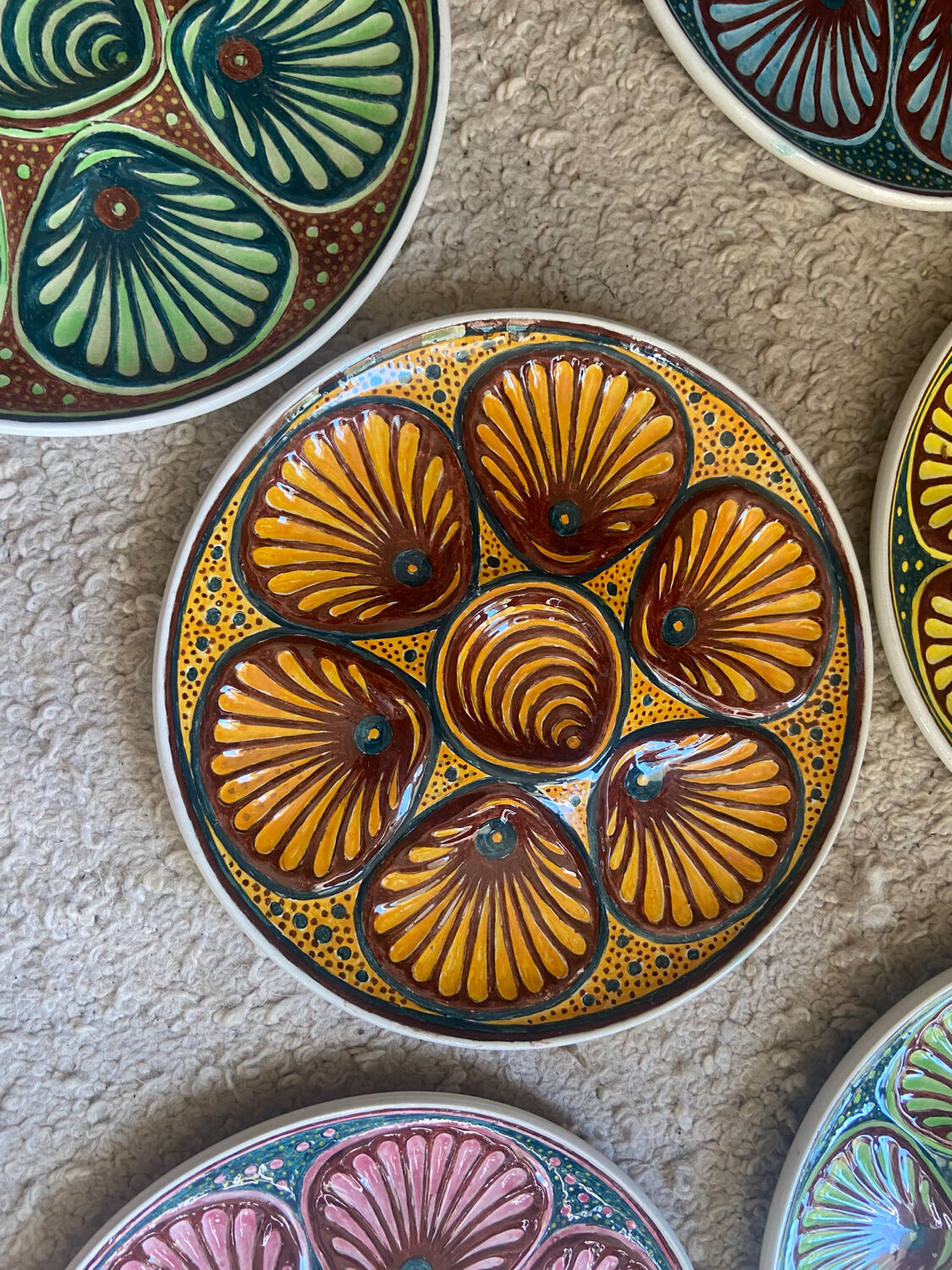 Set of 6 ceramic oyster plates