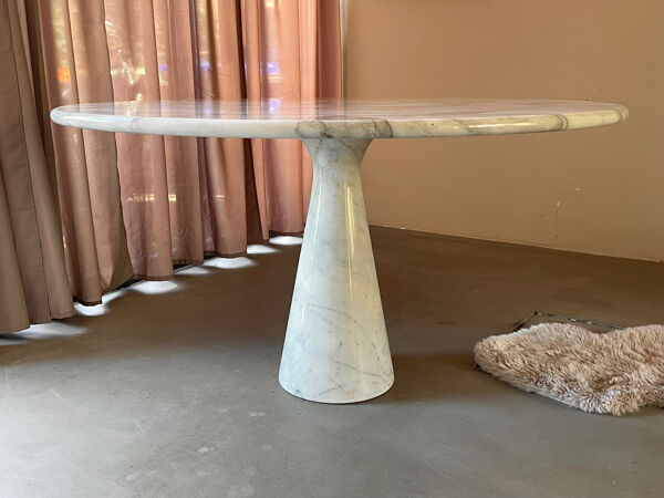 Table à manger en marbre blanc Angelo Mangiarotti  modèle m1