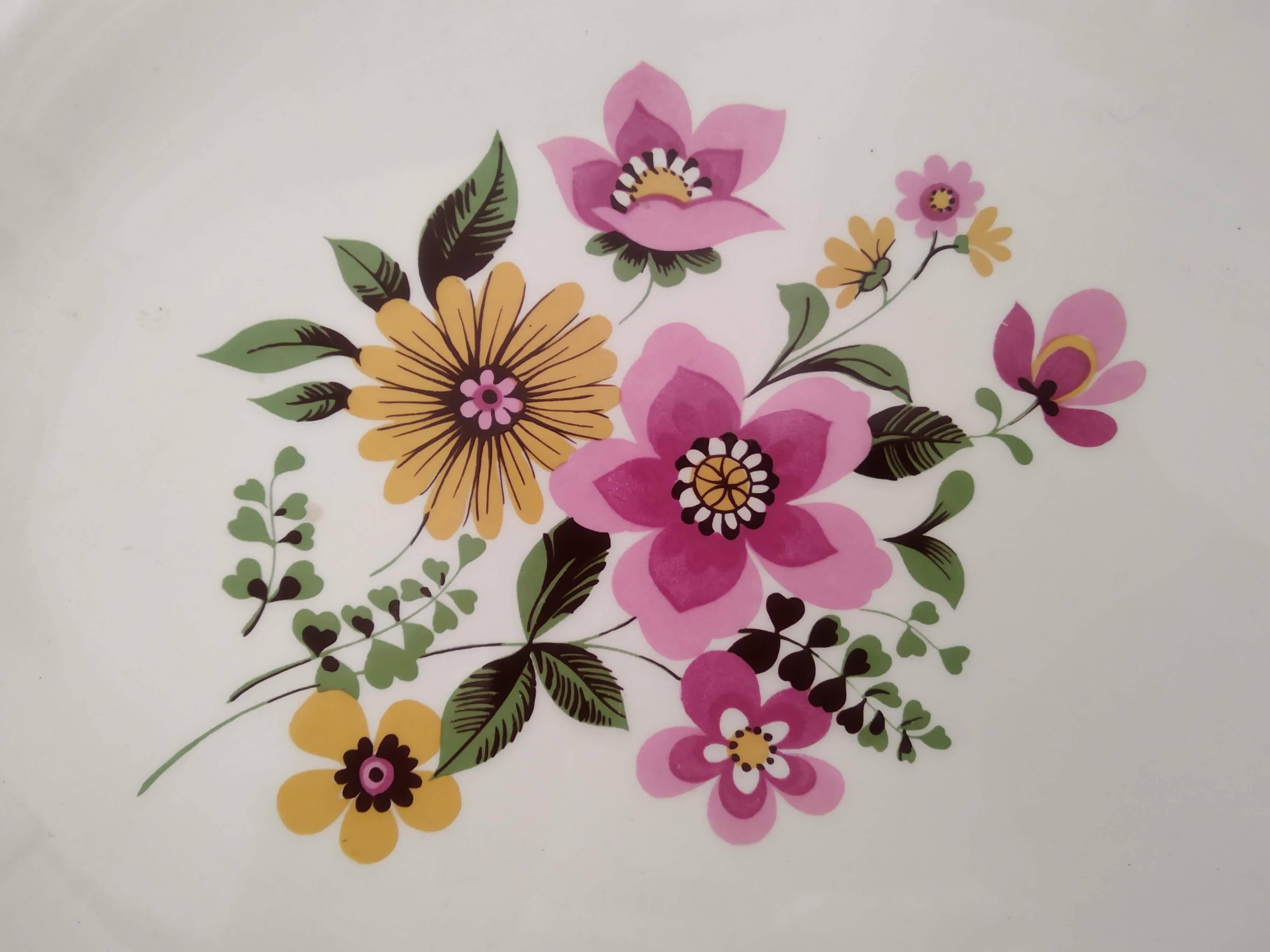 3 Gien Vintage 70 earthenware dishes, floral pattern