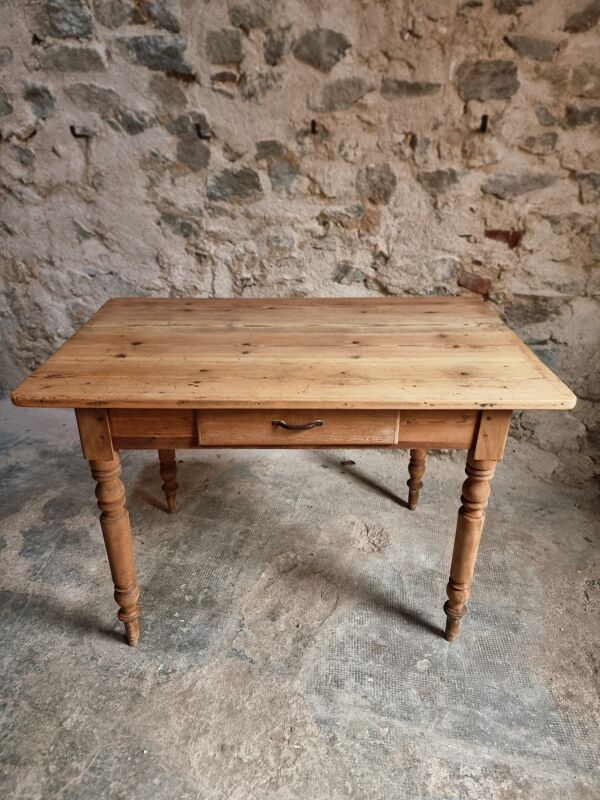 Table à manger ou bureau de campagne française antique avec tiroir, pin et hêtre, vers 1920–1930