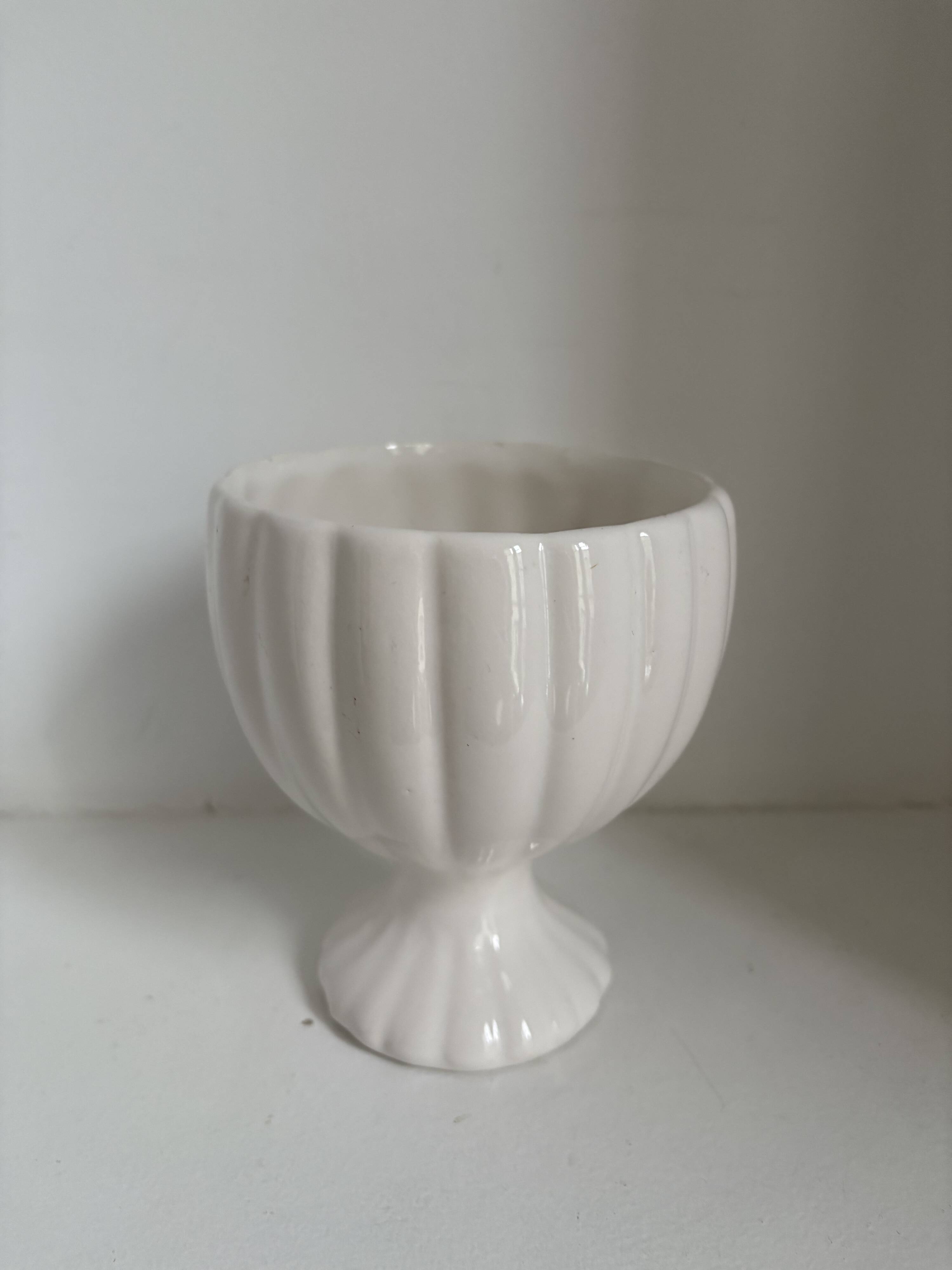 Set of 18 decorative items