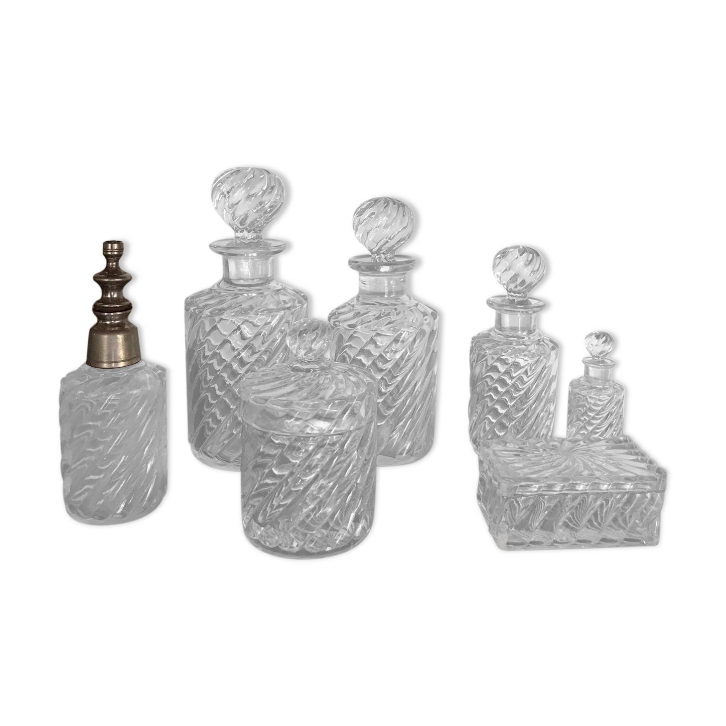 Baccarat toilet set