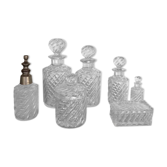 Baccarat toilet set