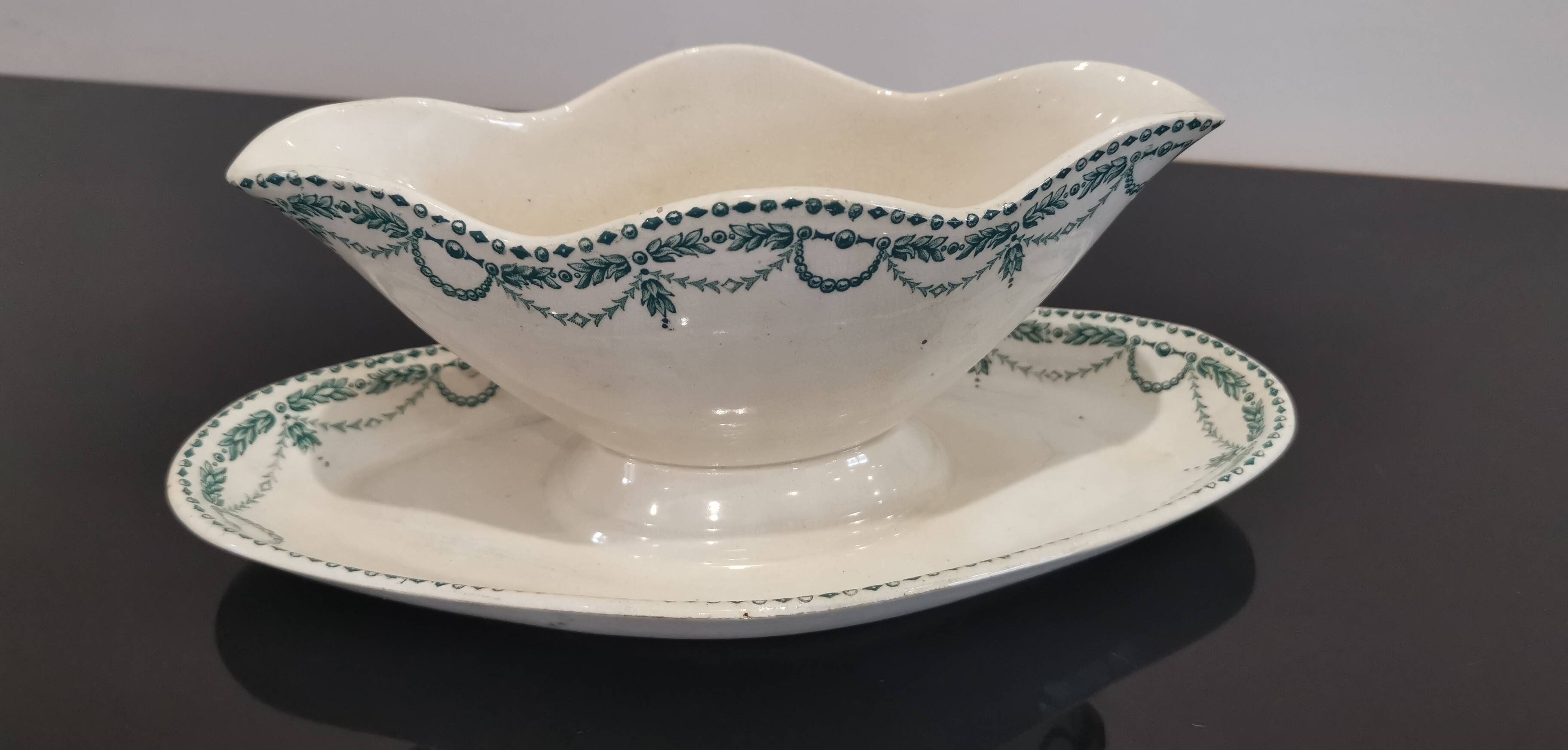 Ancienne saucière céramique Saint Amand