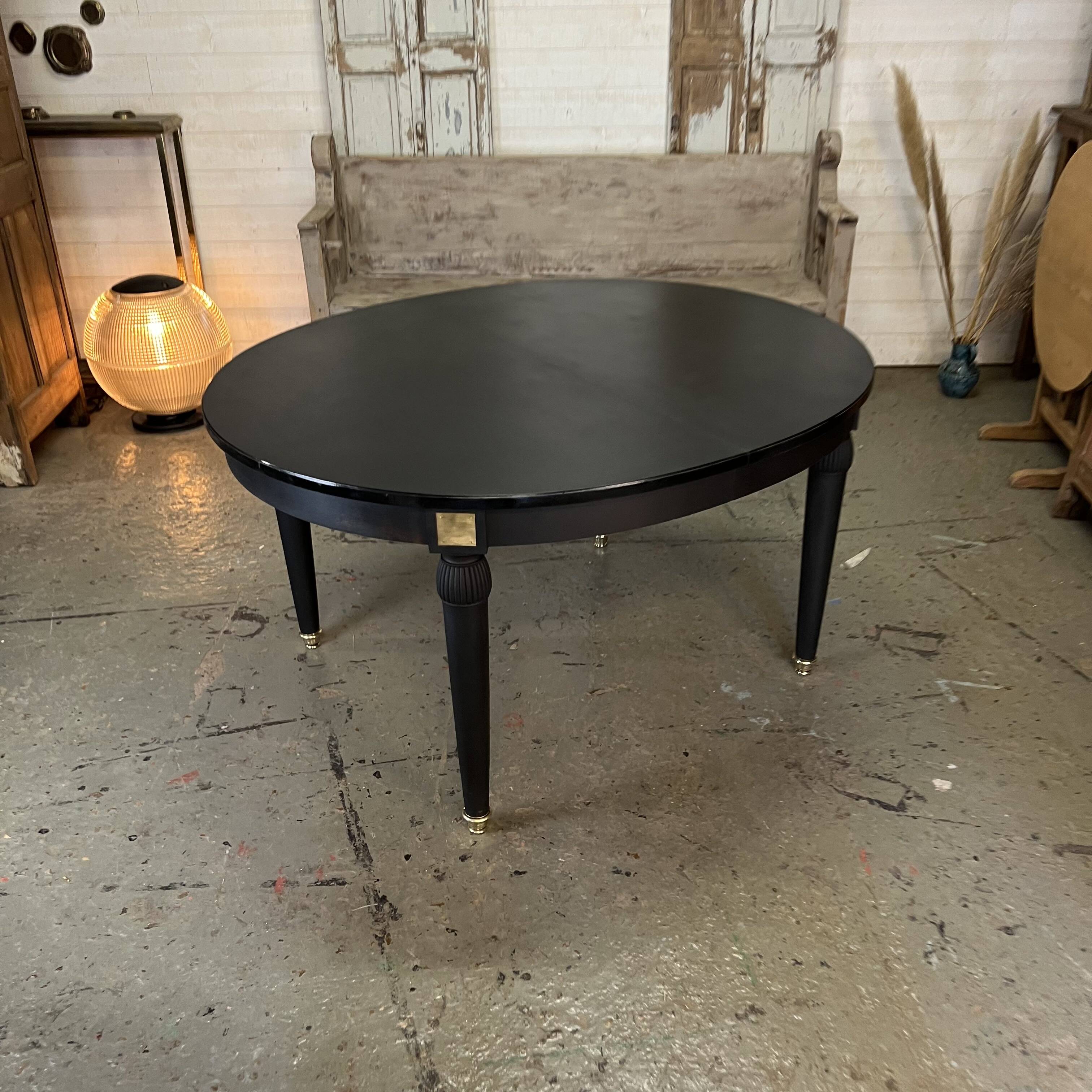 Napoleon III extendable table