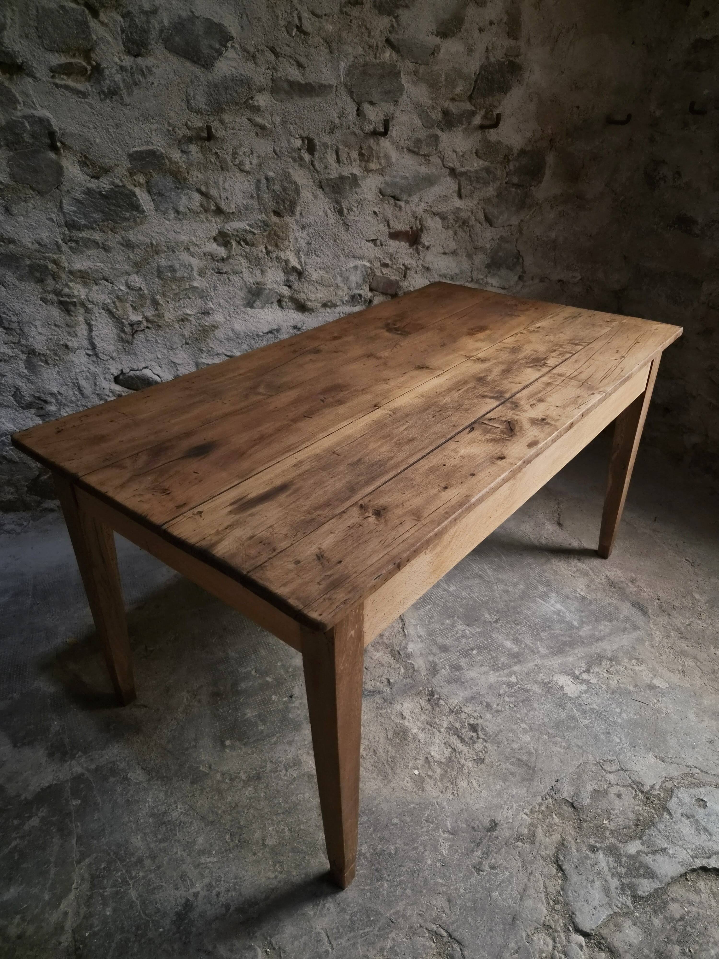 Table à manger rustique de ferme française, deux tiroirs, années 1920–1940