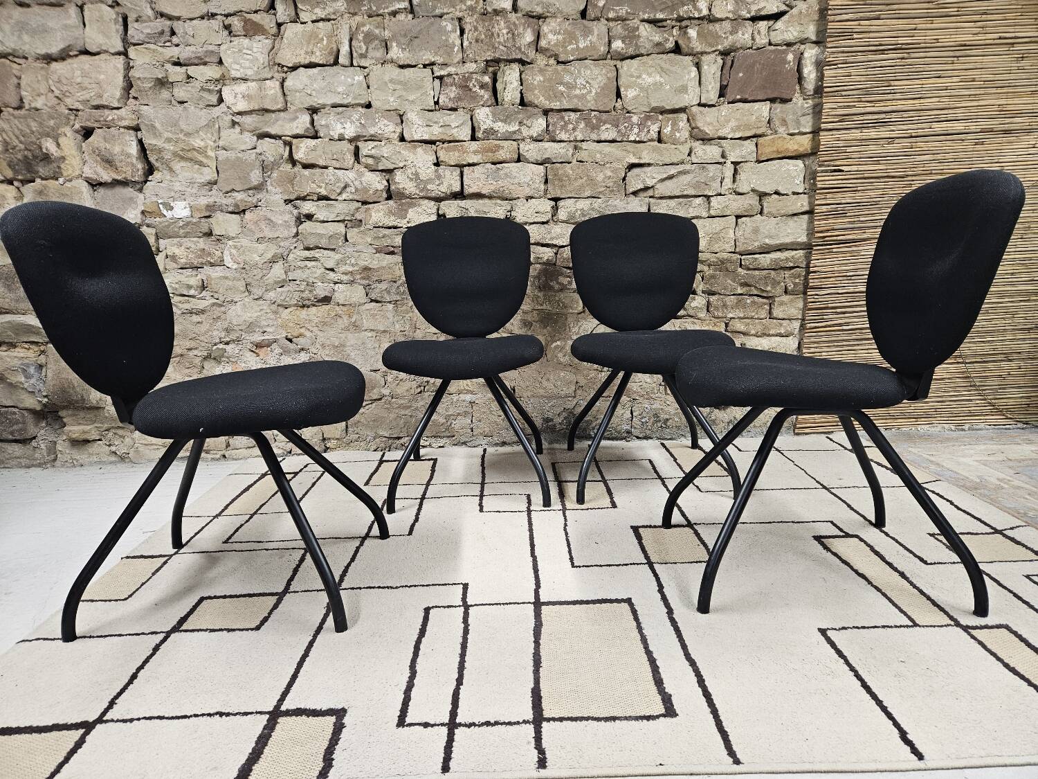 Set of 4 vintage design ergonomic chairs