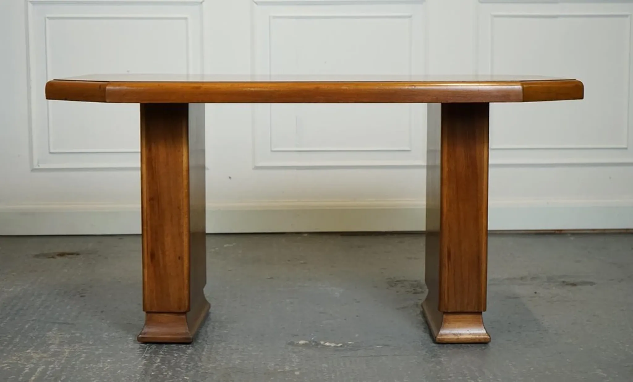 Vintage Art Deco Dining Table in Walnut