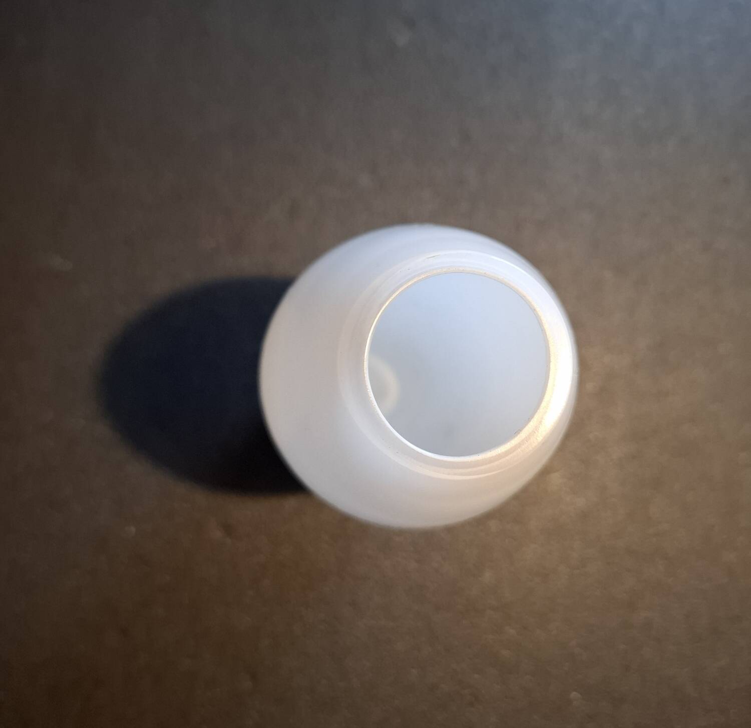 Small contemporary vase in white opaline.