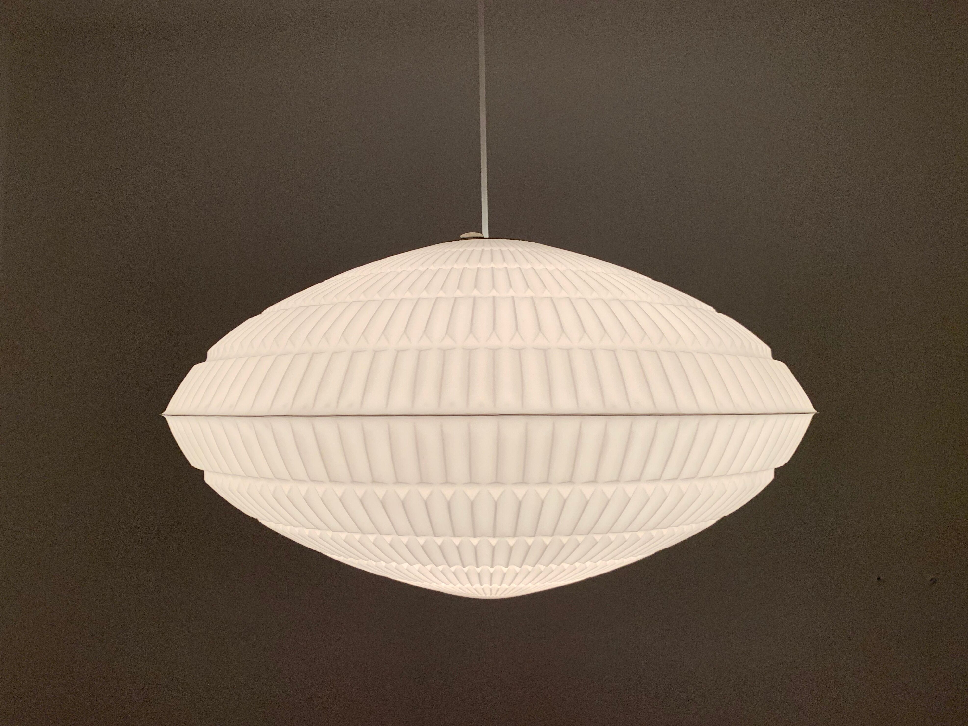 Suspension Origami par Aloys Gangkofner pour Erco 1960