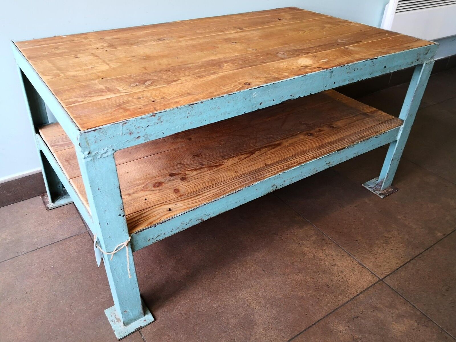 Table basse vintage, déco loft ou industrielle, bois et métal